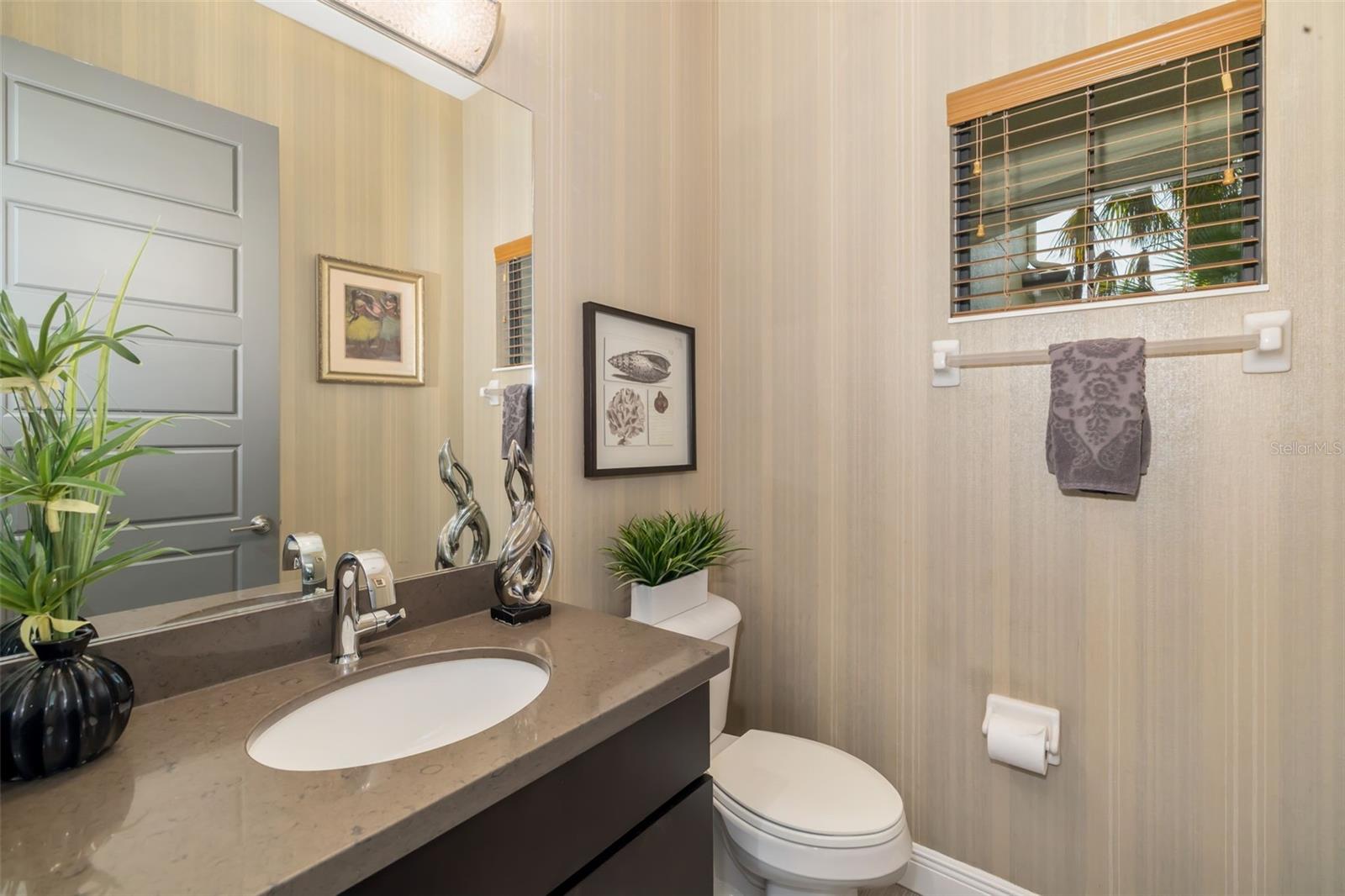 826 HONEYFLOWER LOOP