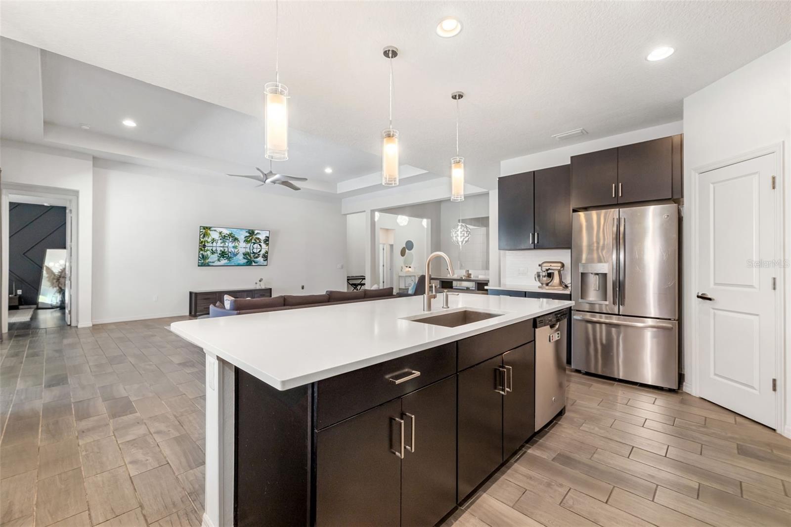 650 ROSEMARY CIR