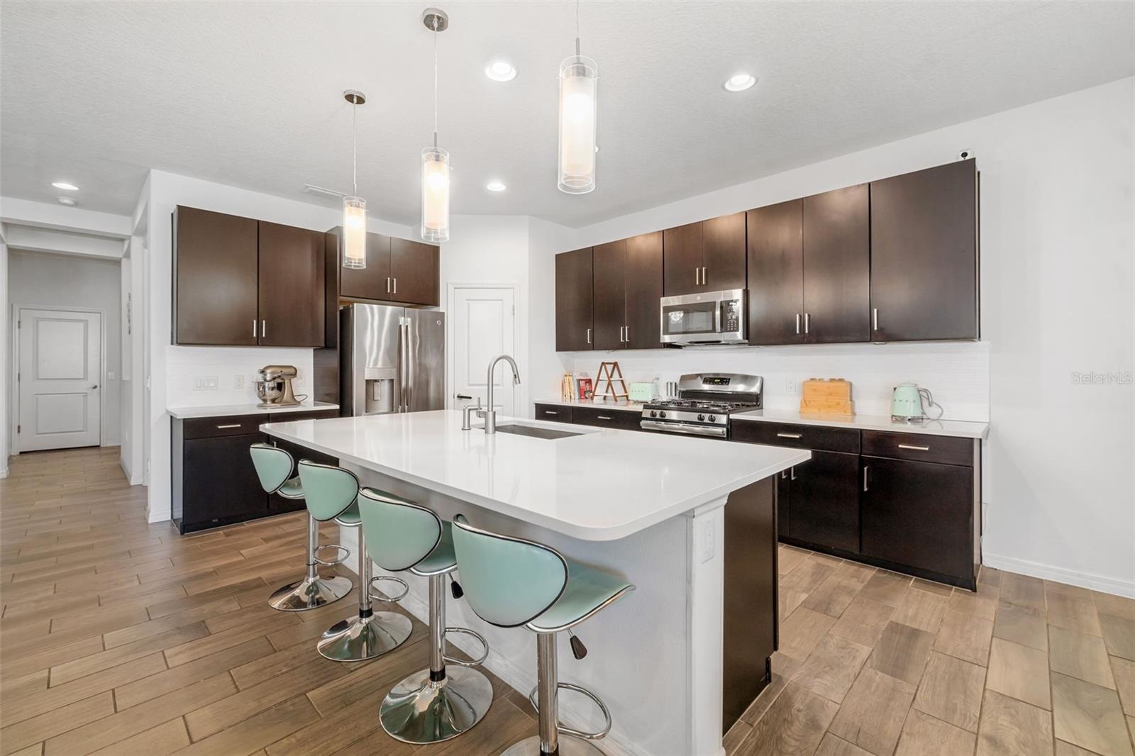 650 ROSEMARY CIR