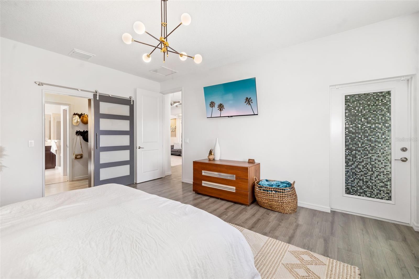 650 ROSEMARY CIR