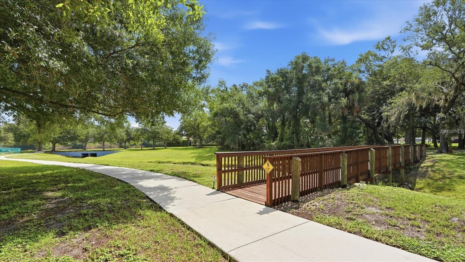 332 CHANTILLY TRL