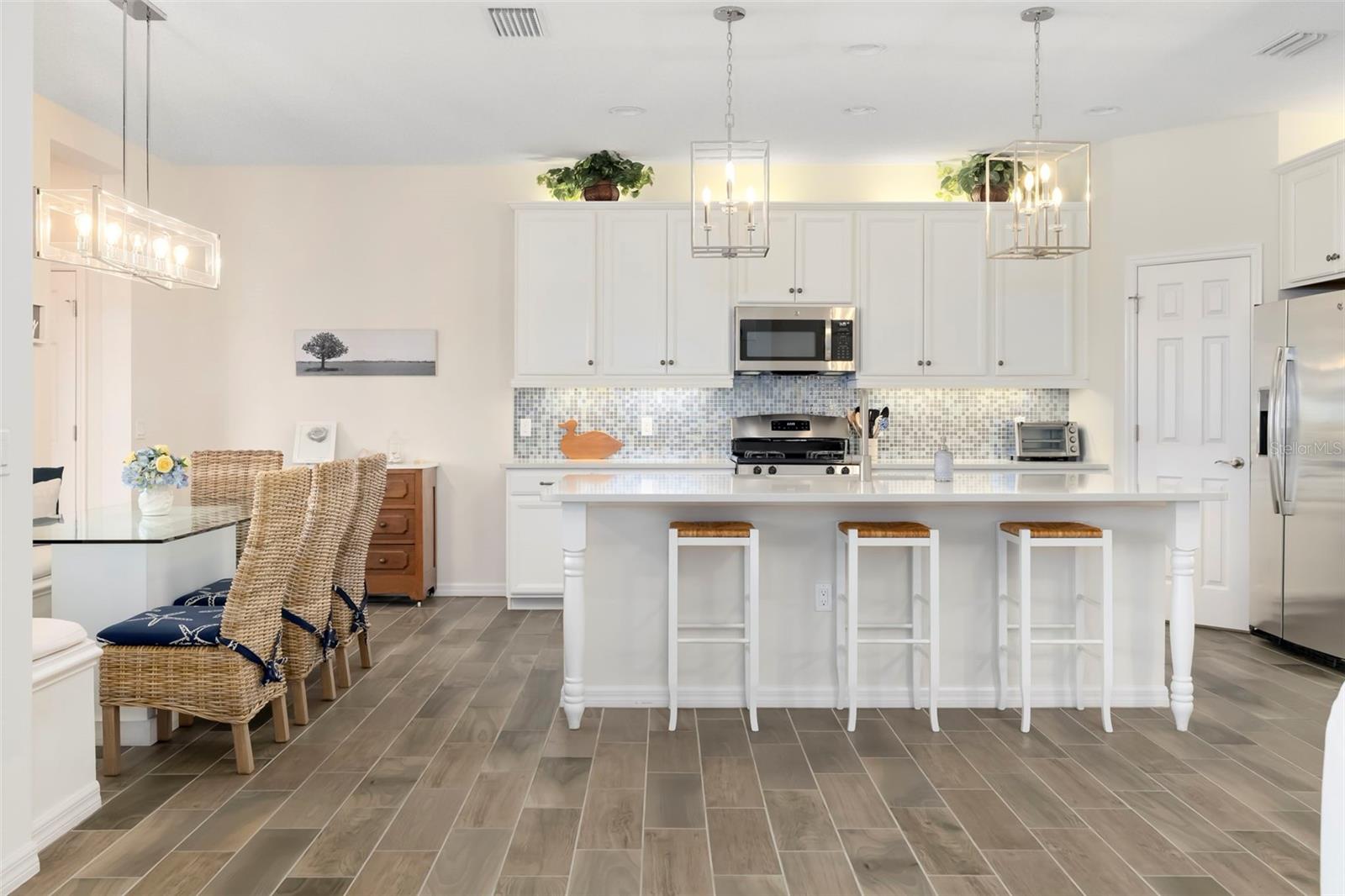 332 CHANTILLY TRL