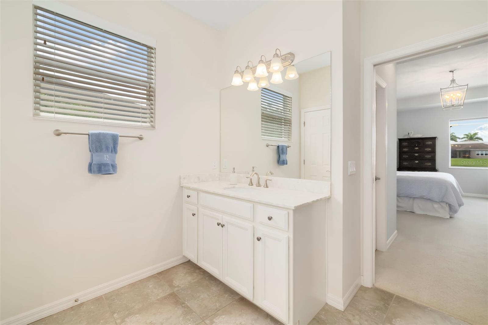 332 CHANTILLY TRL