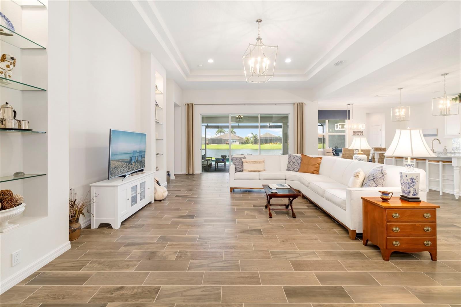 332 CHANTILLY TRL