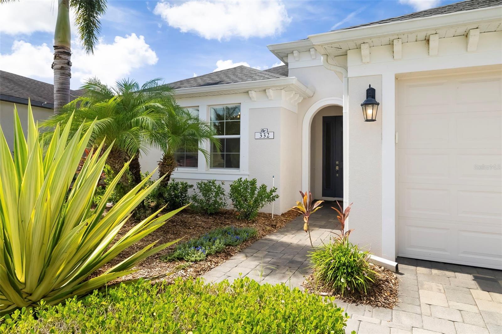 332 CHANTILLY TRL