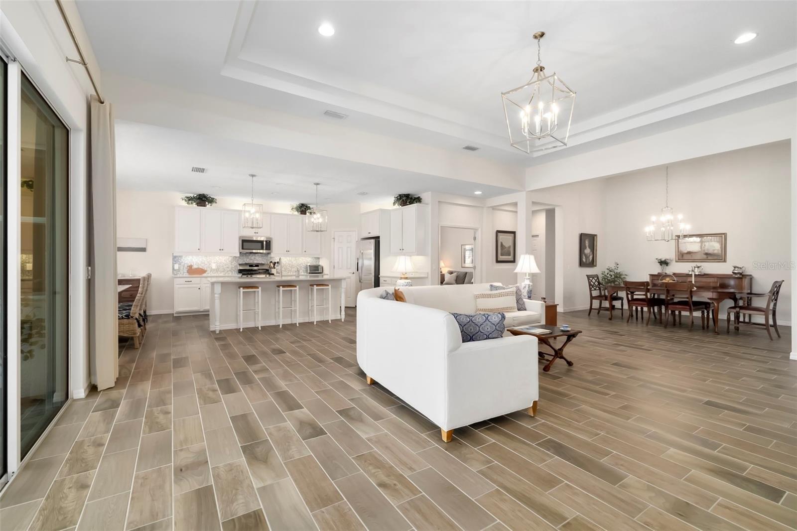 332 CHANTILLY TRL