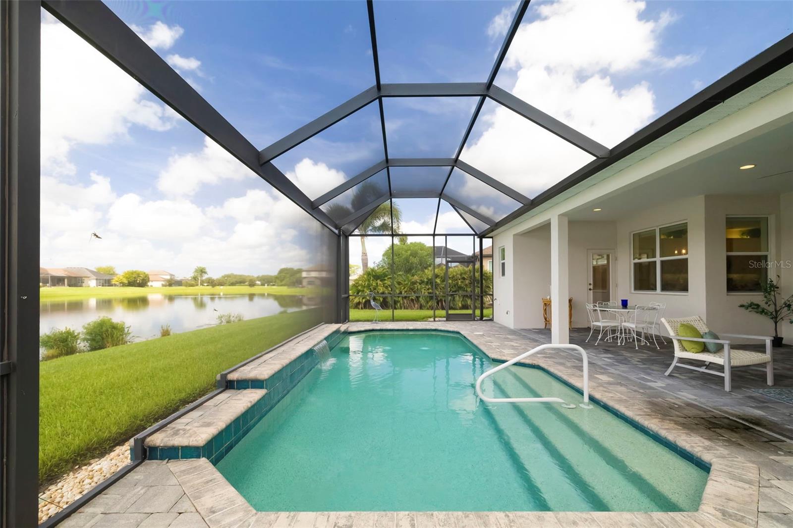 332 CHANTILLY TRL