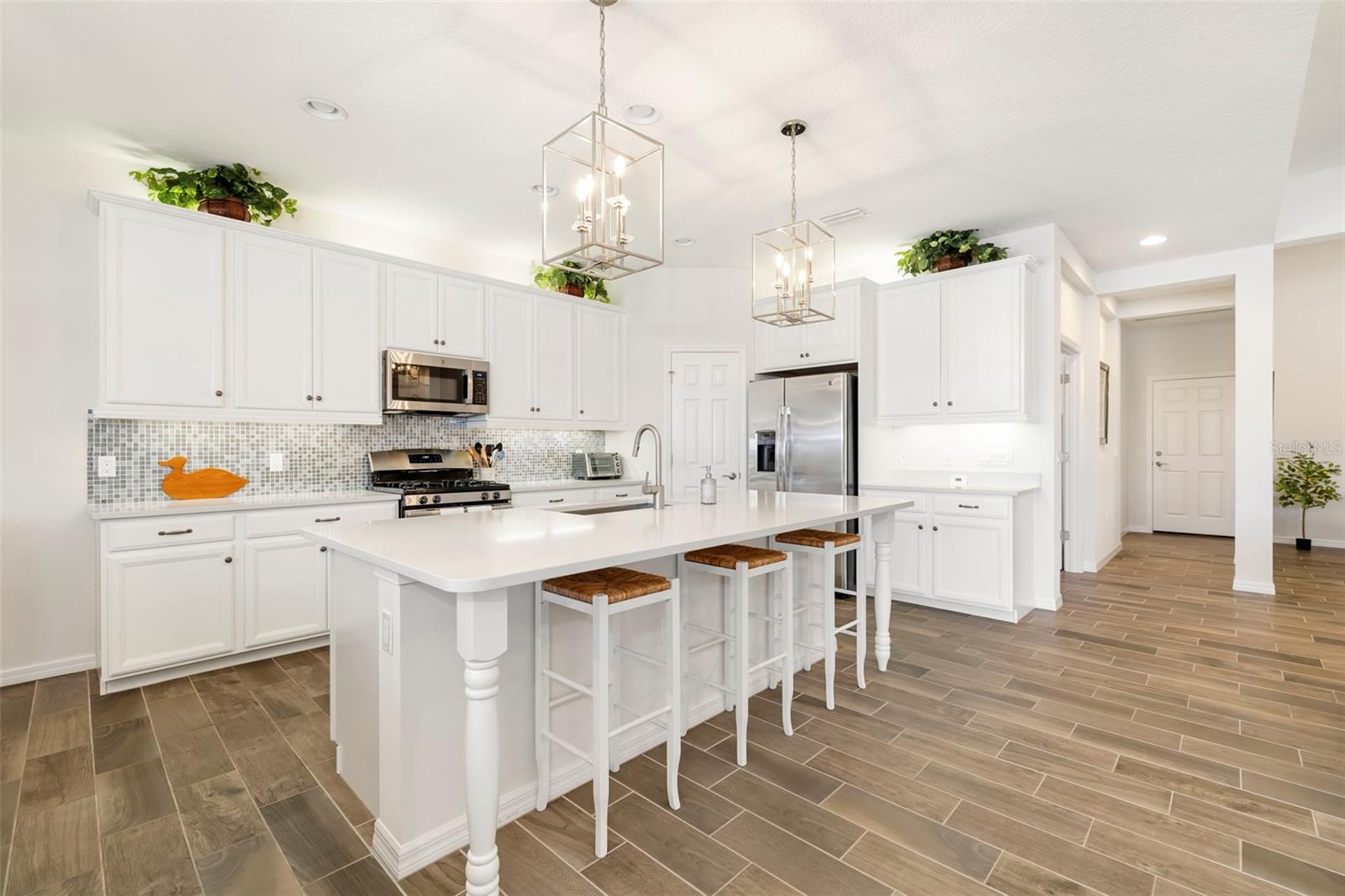 332 CHANTILLY TRL
