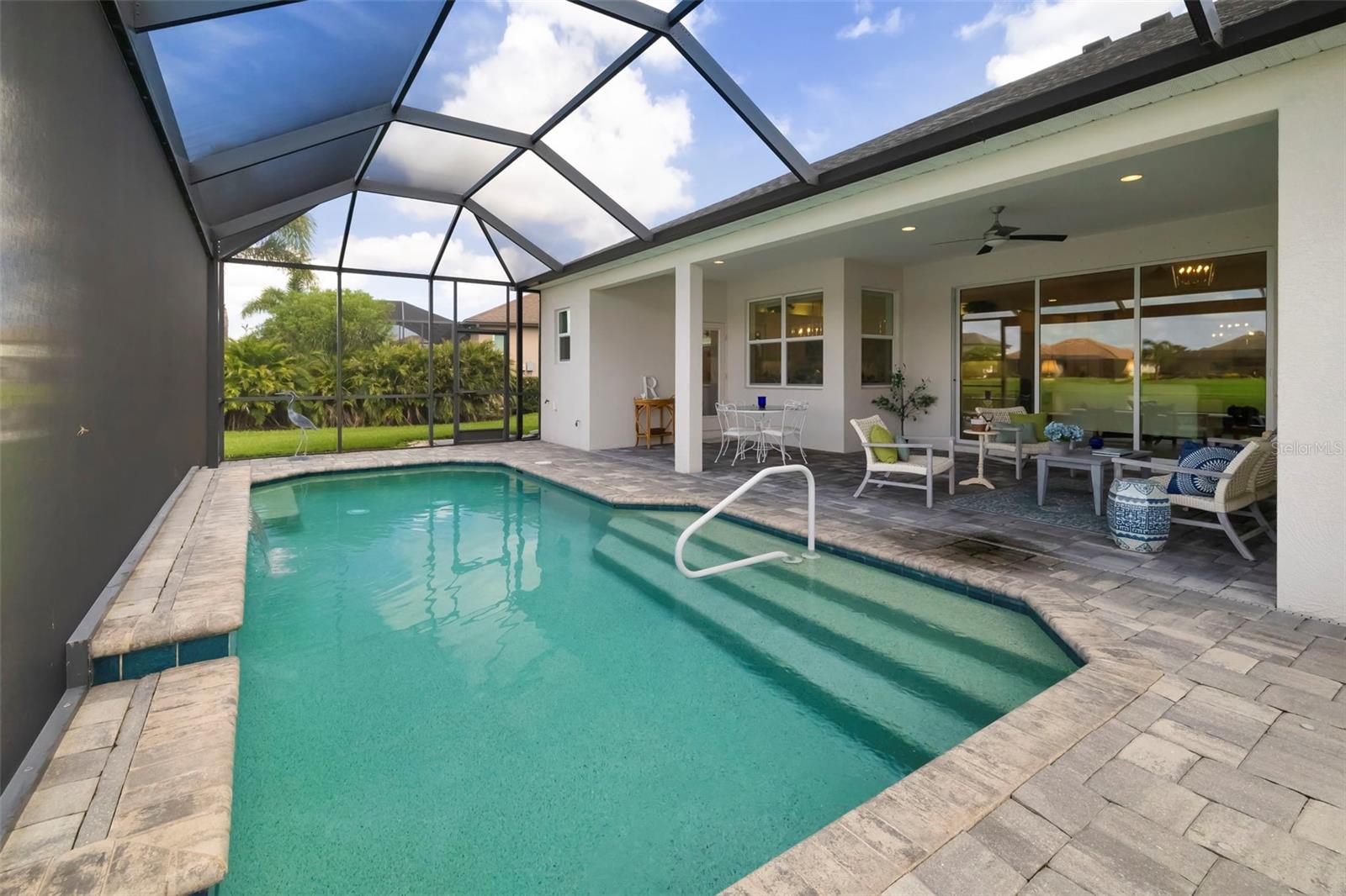 332 CHANTILLY TRL