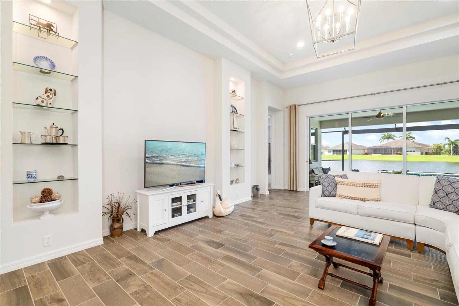 332 CHANTILLY TRL