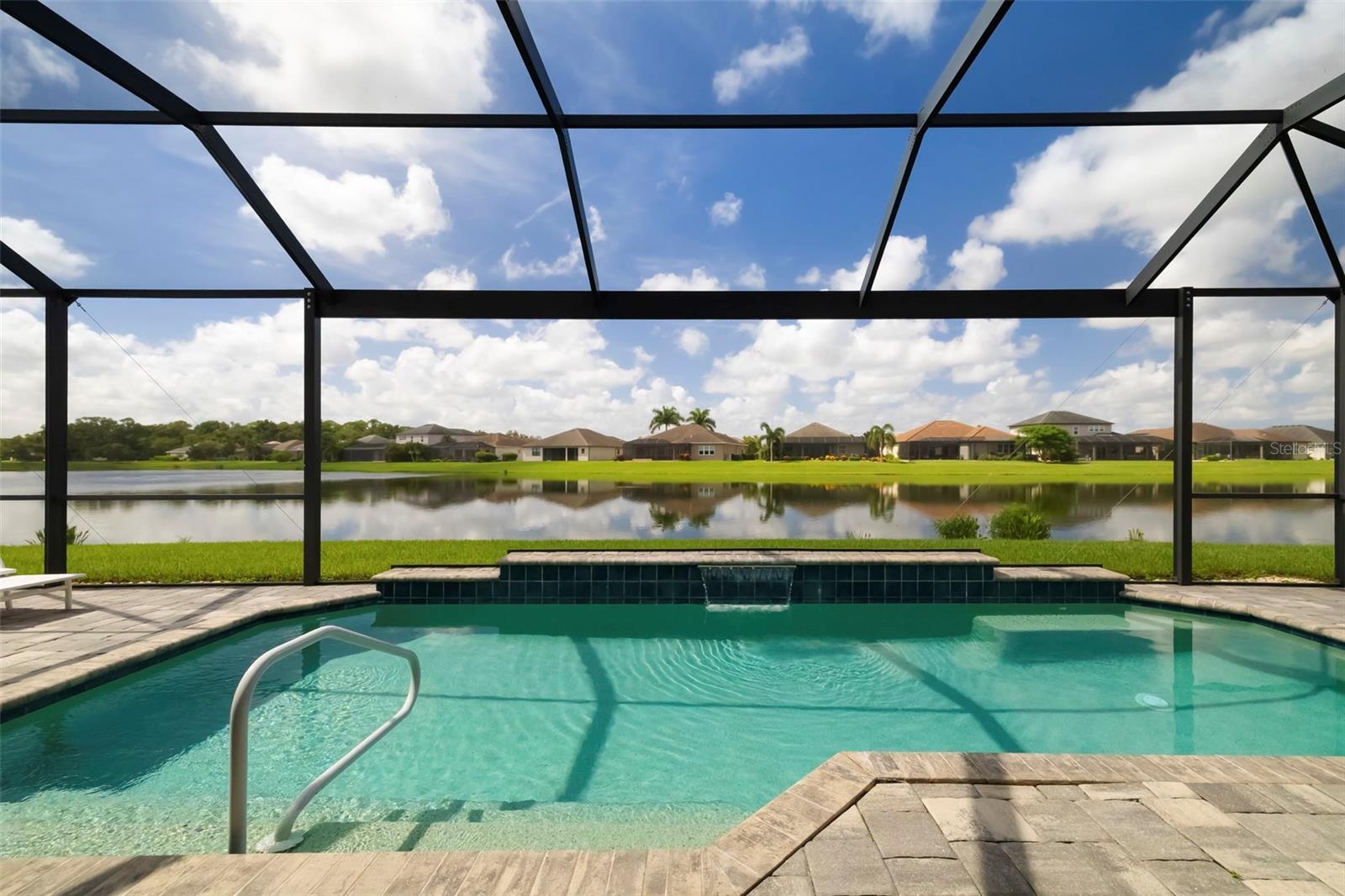332 CHANTILLY TRL