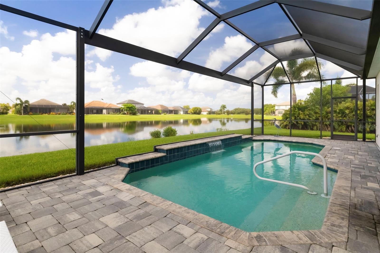 332 CHANTILLY TRL