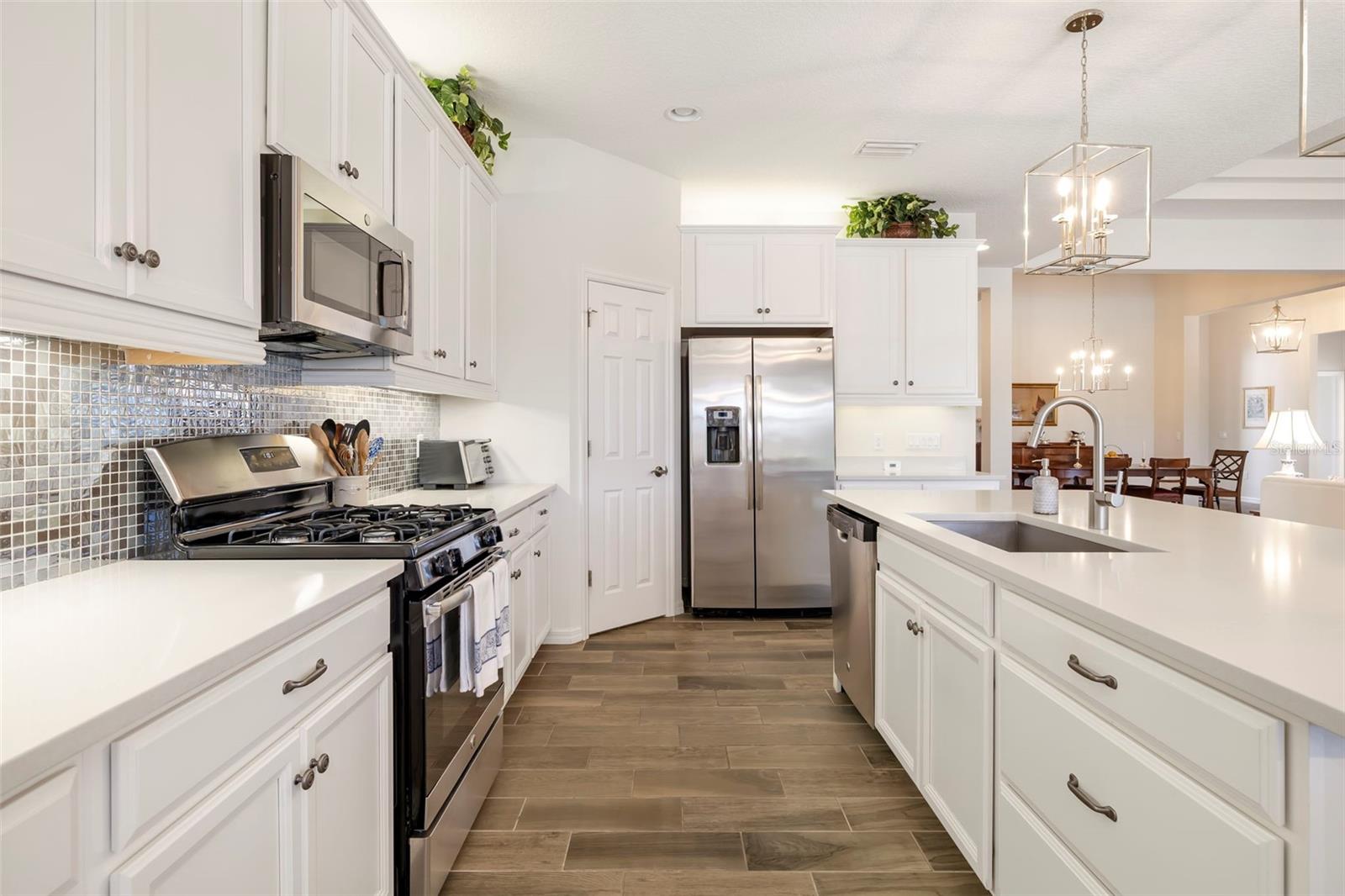 332 CHANTILLY TRL