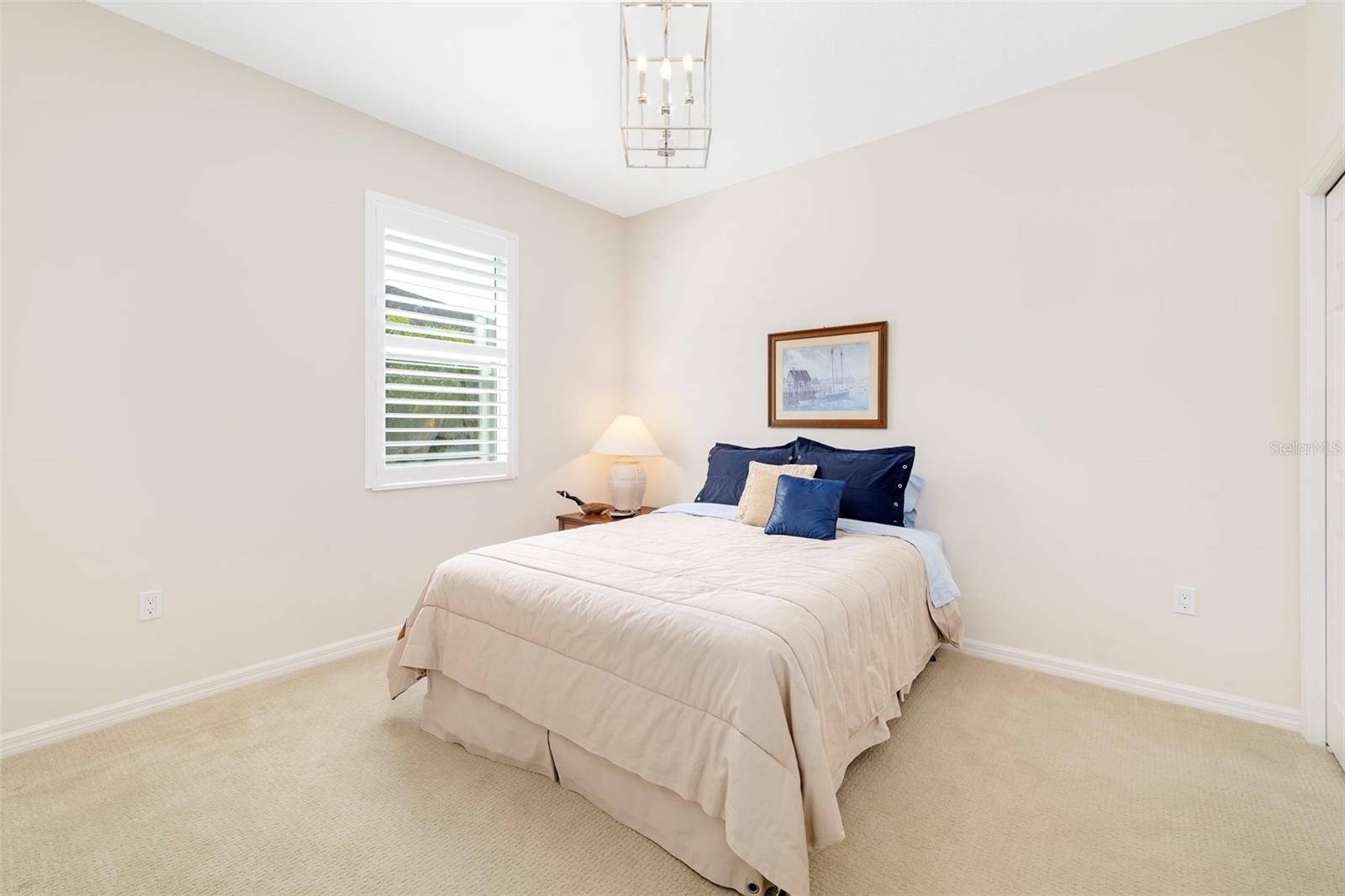 332 CHANTILLY TRL