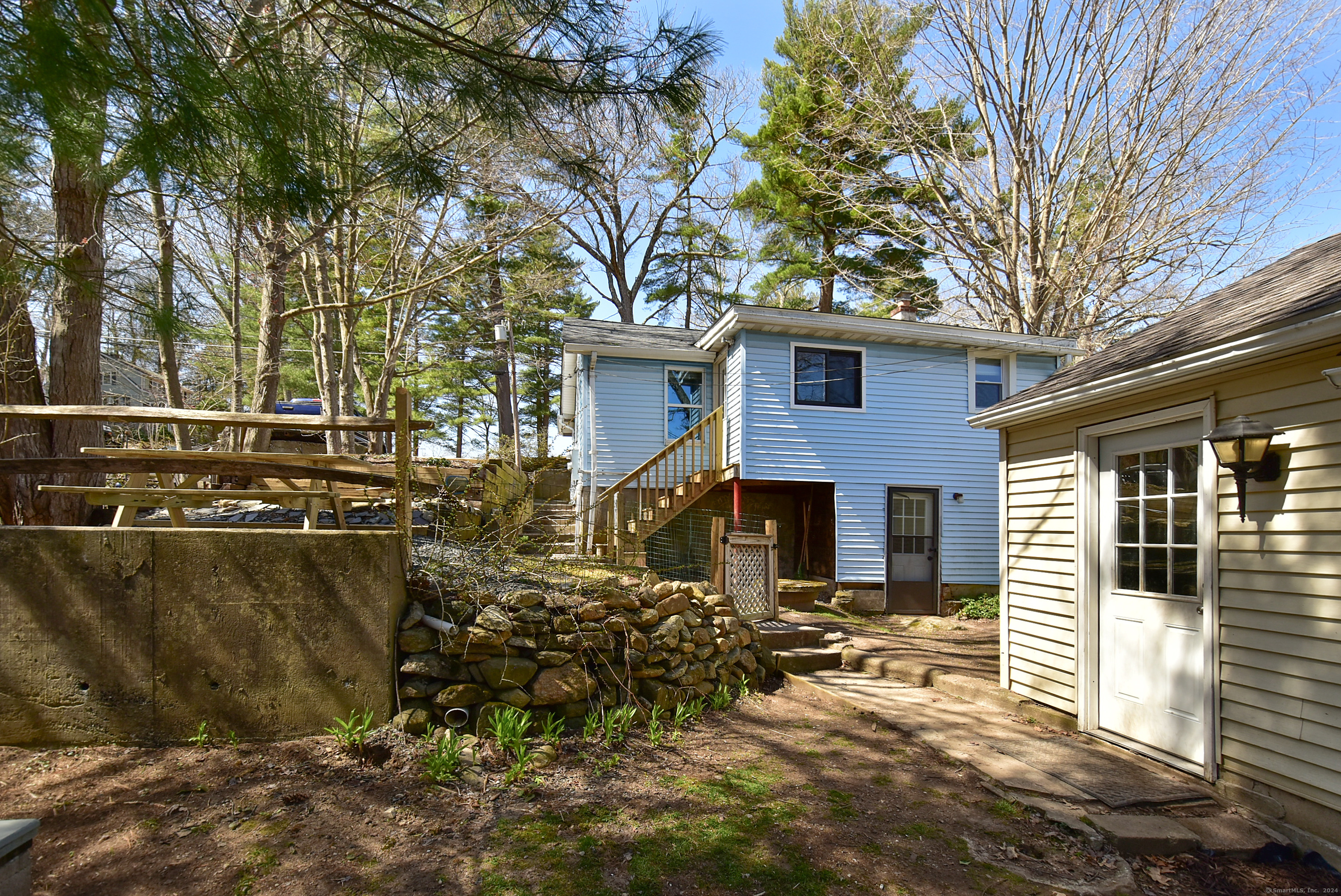 95 White Road