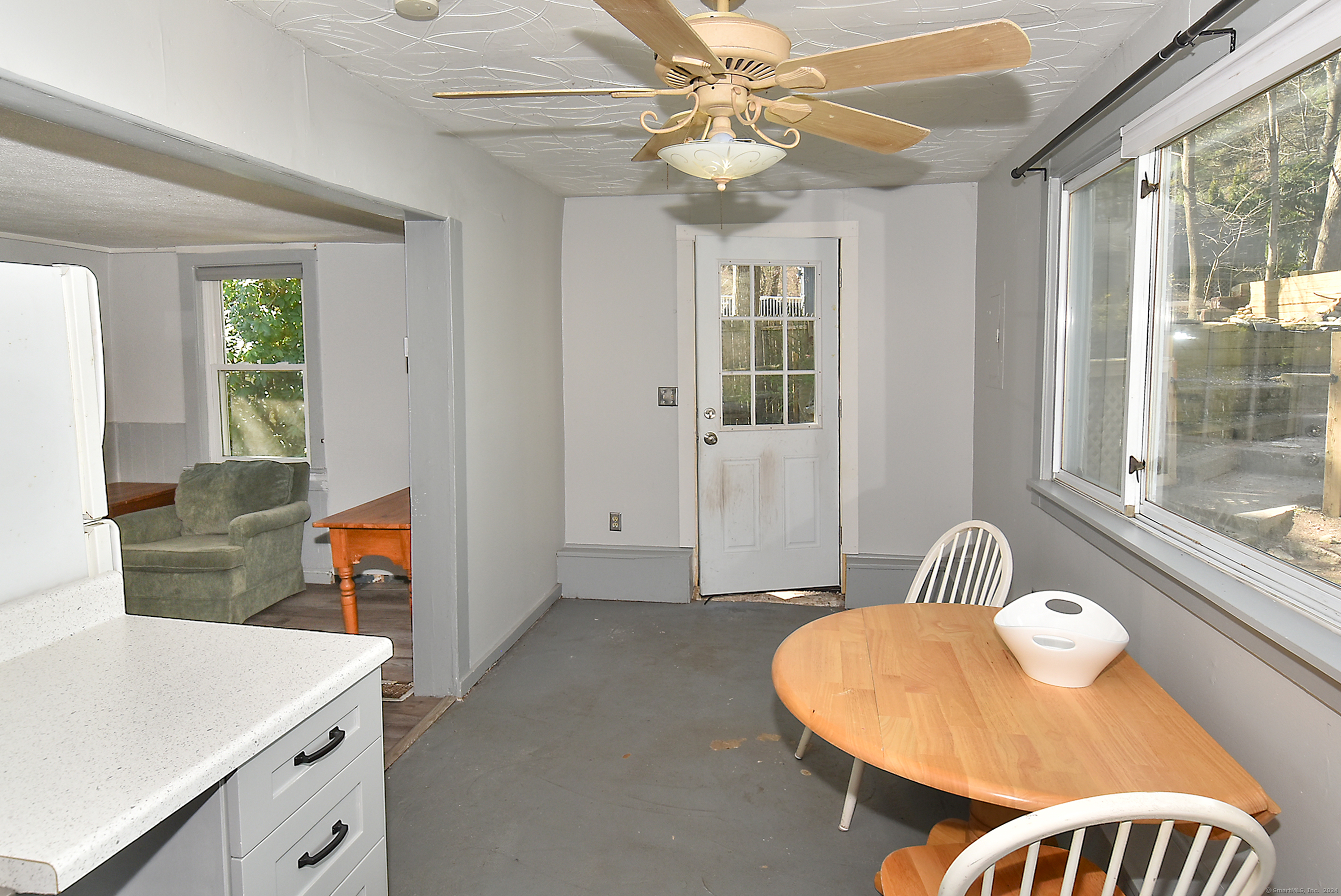 95 White Road