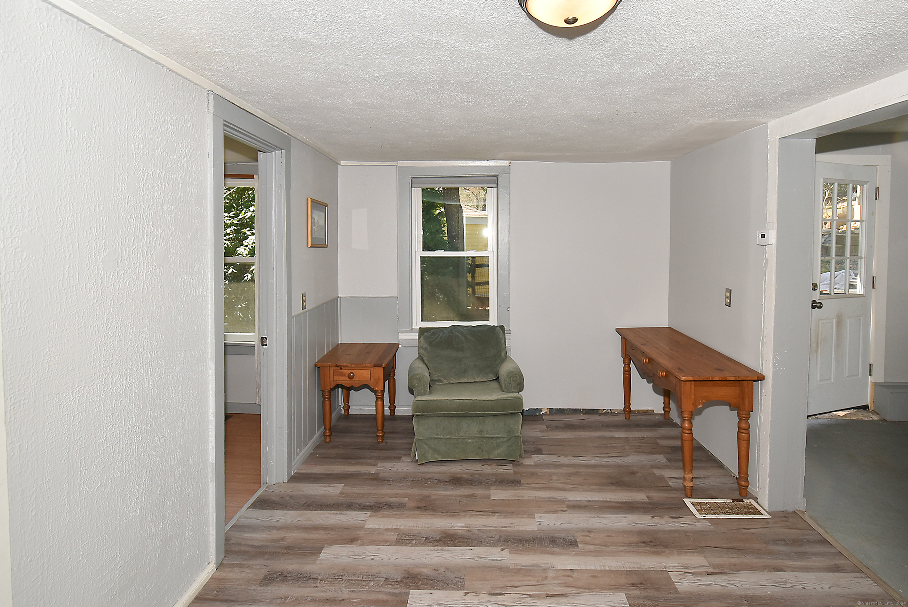 95 White Road