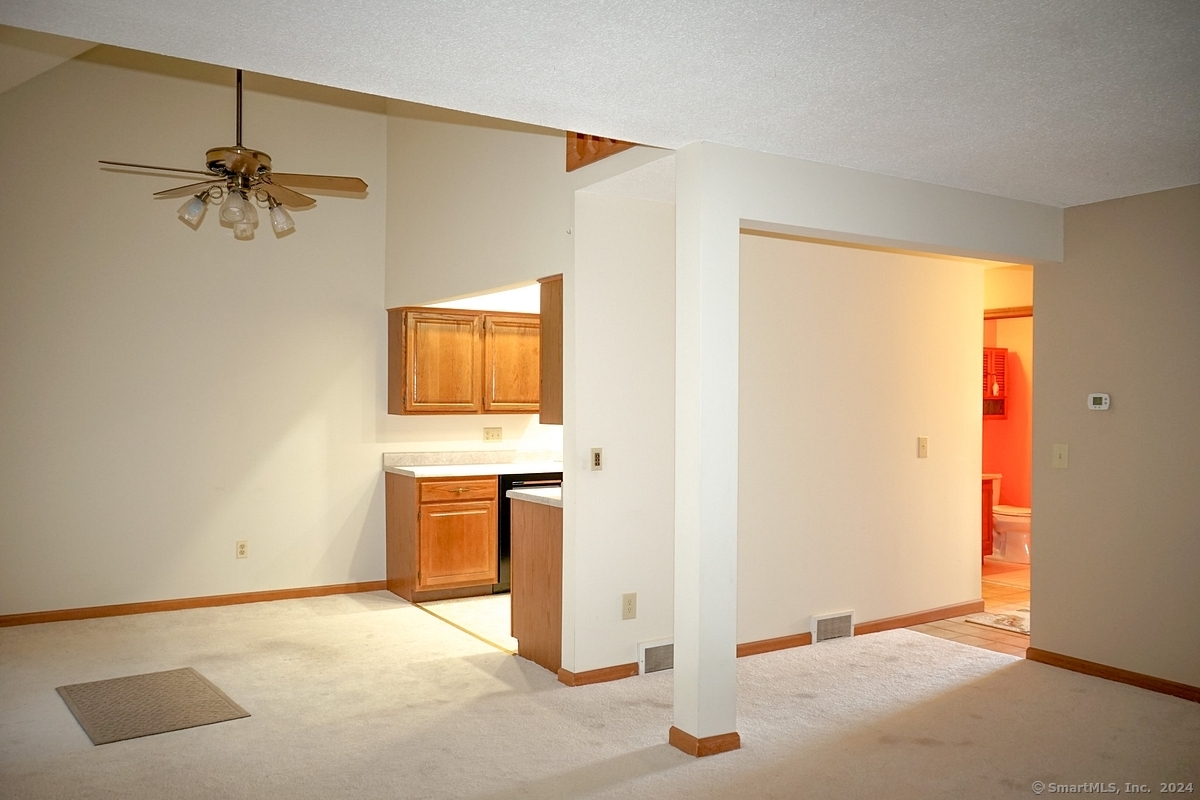 105 Maple Avenue APT 9