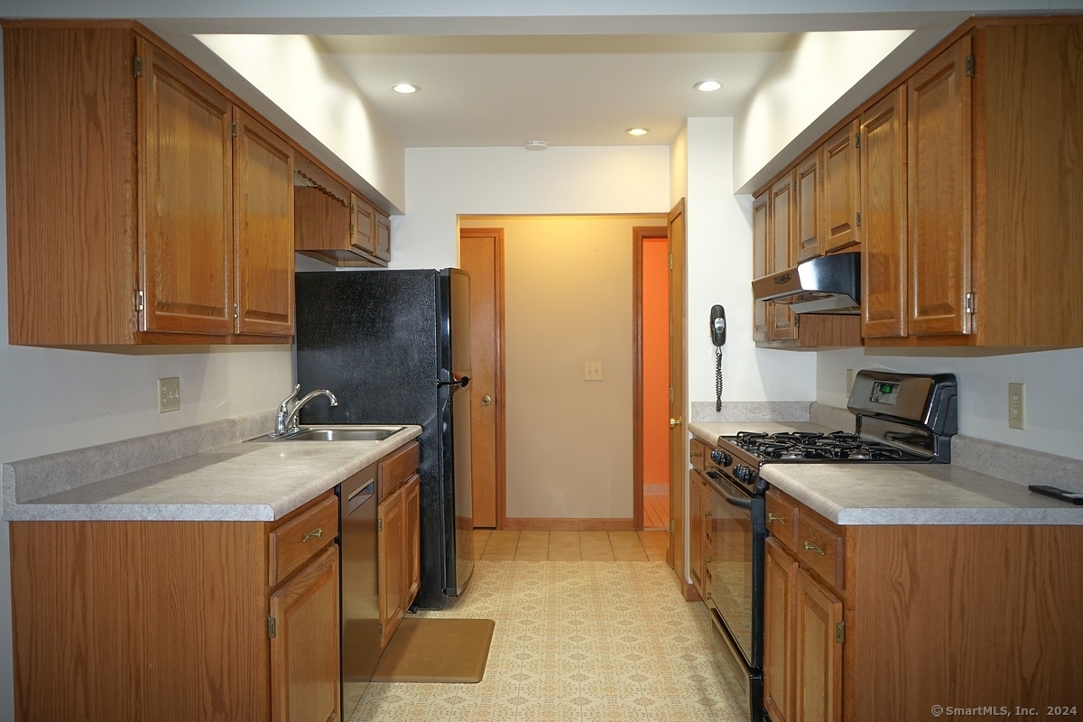 105 Maple Avenue APT 9