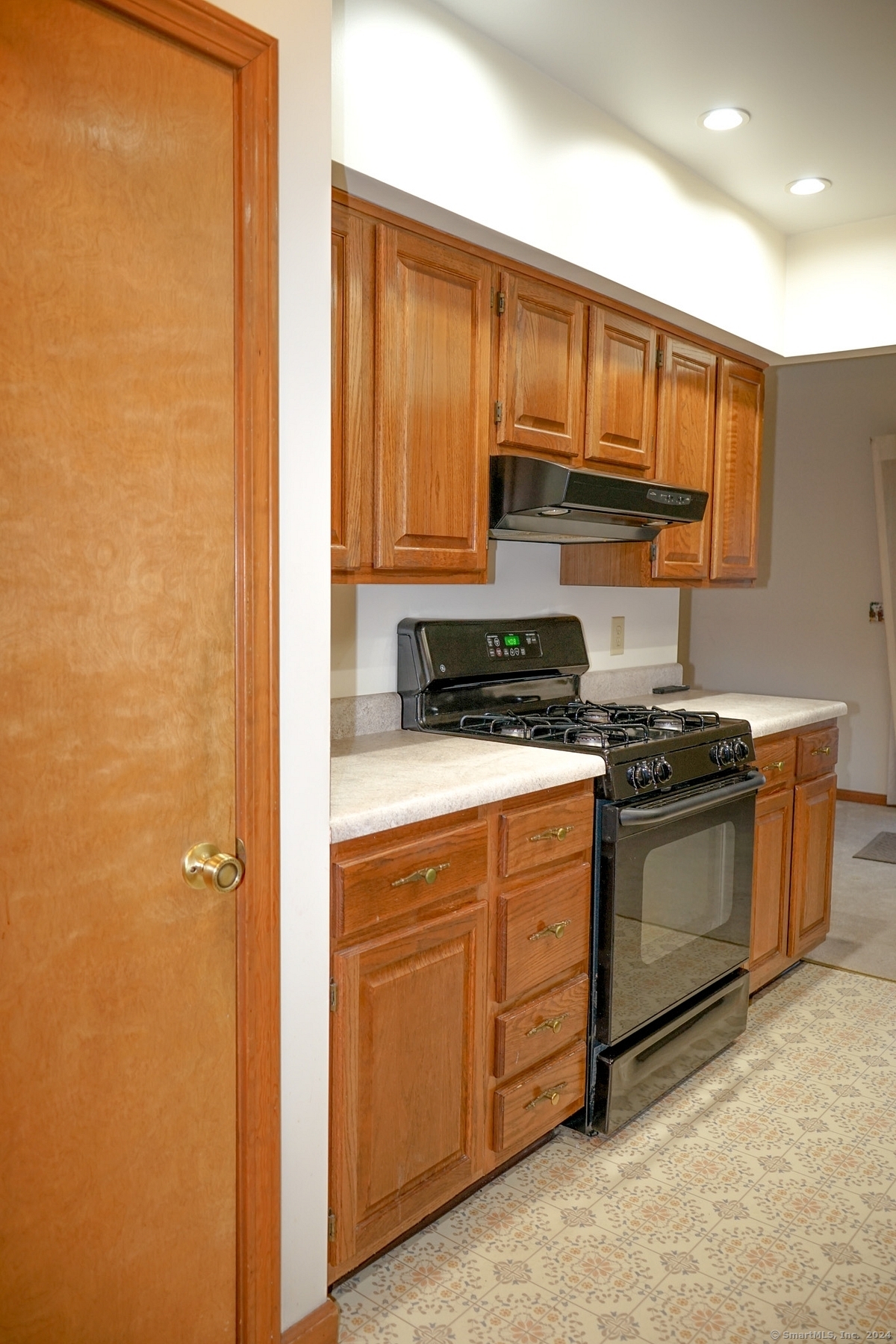 105 Maple Avenue APT 9