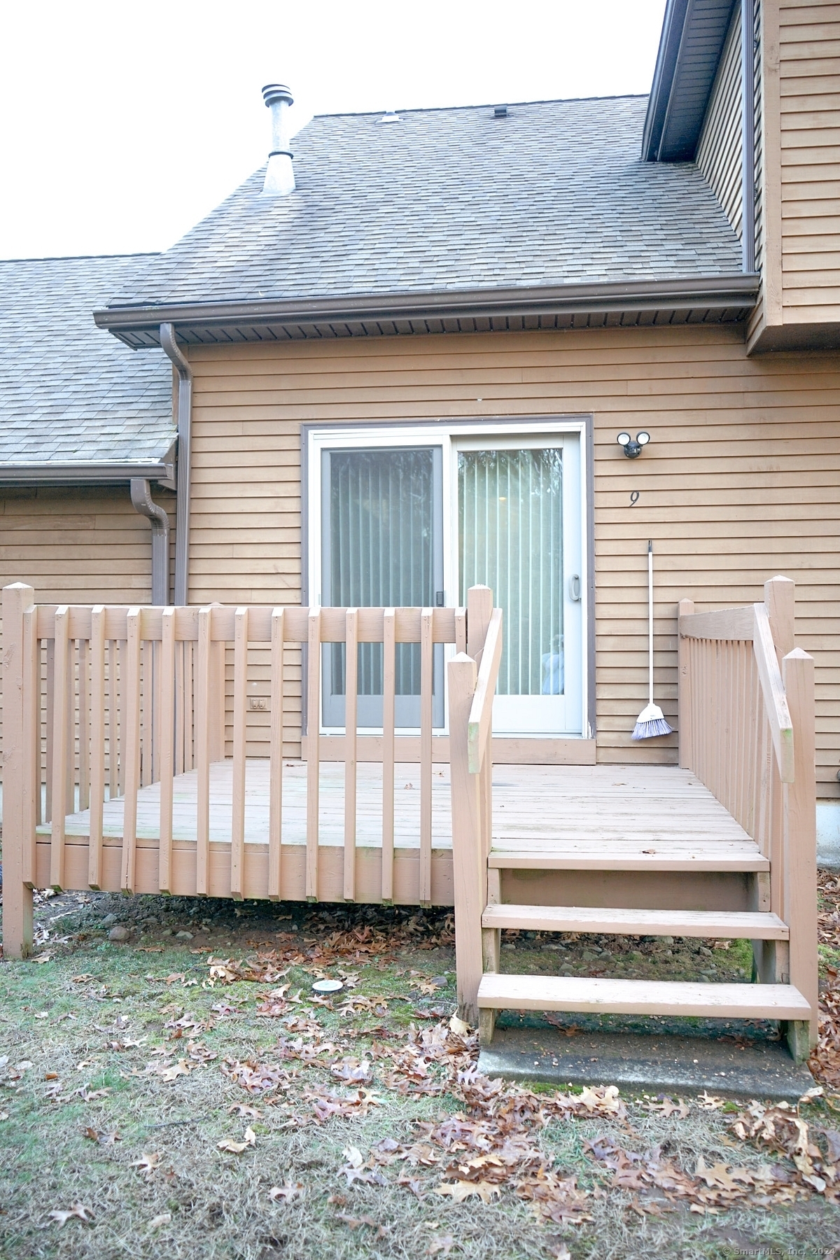 105 Maple Avenue APT 9
