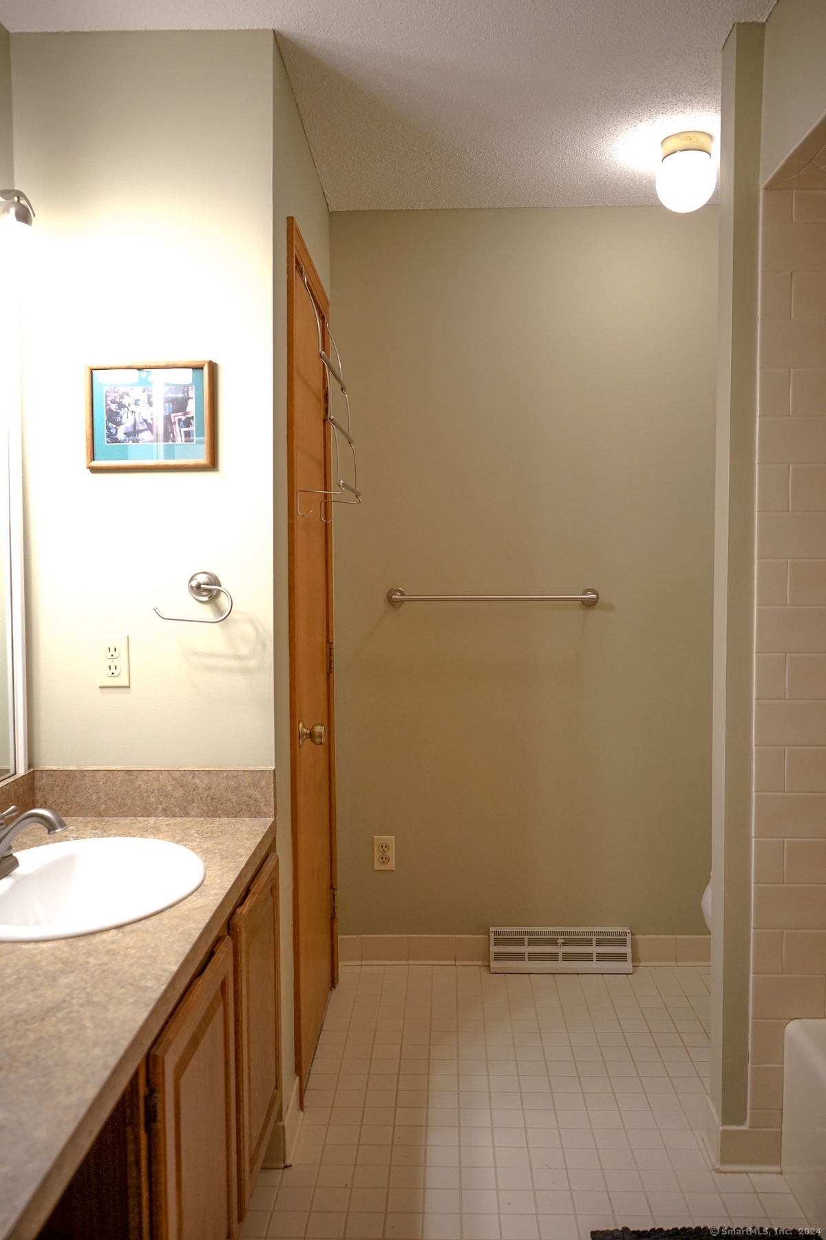 105 Maple Avenue APT 9