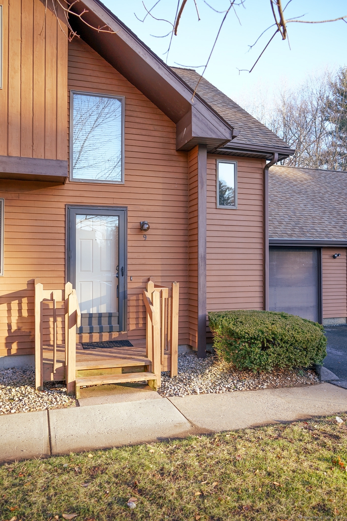 105 Maple Avenue APT 9