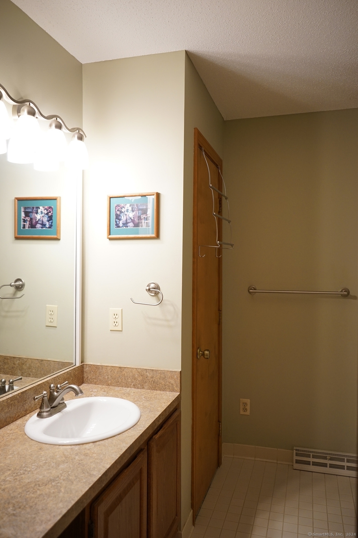 105 Maple Avenue APT 9