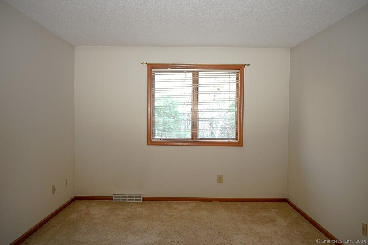 105 Maple Avenue APT 9