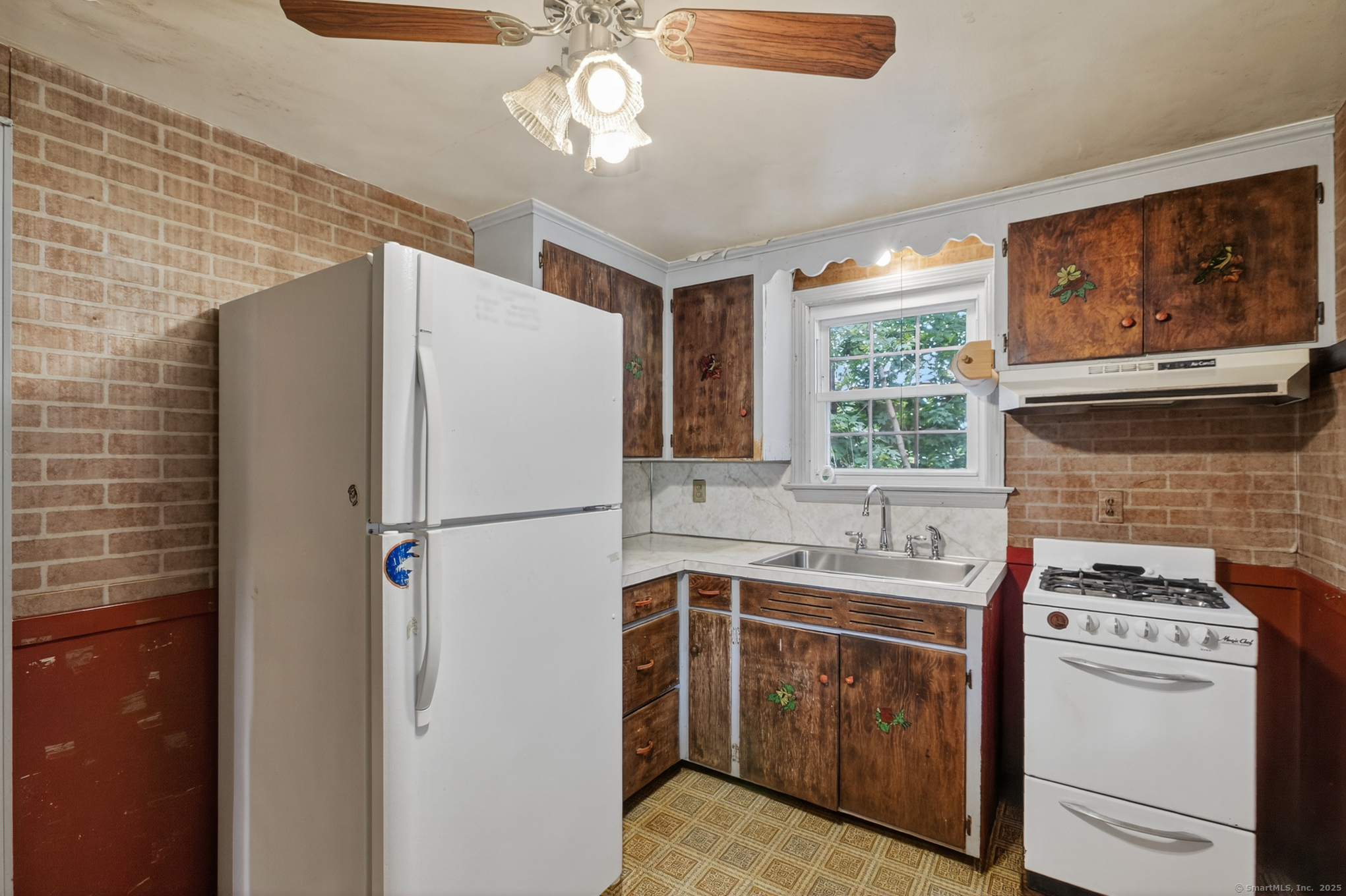 8 Hendee Road