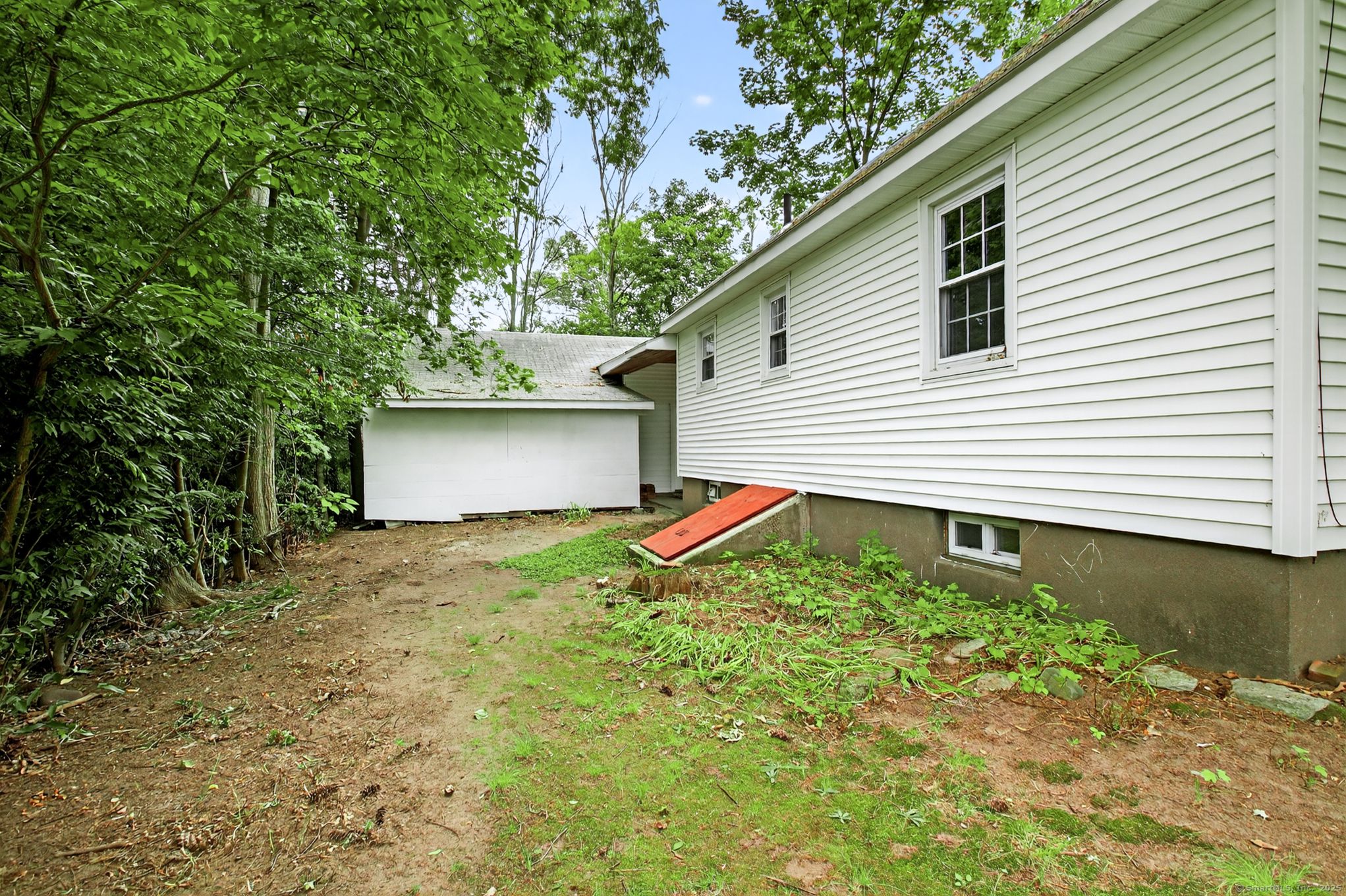 8 Hendee Road
