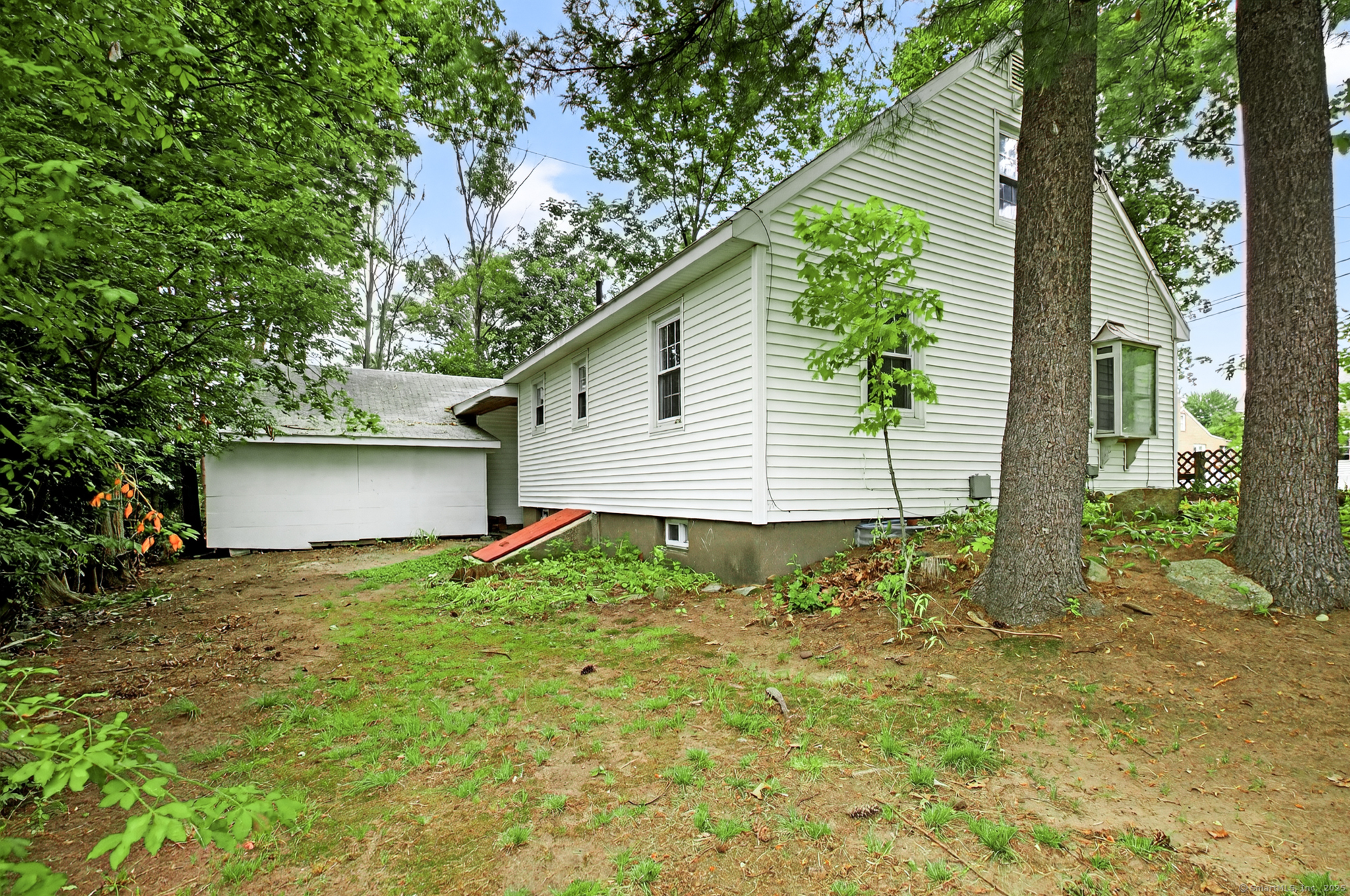 8 Hendee Road