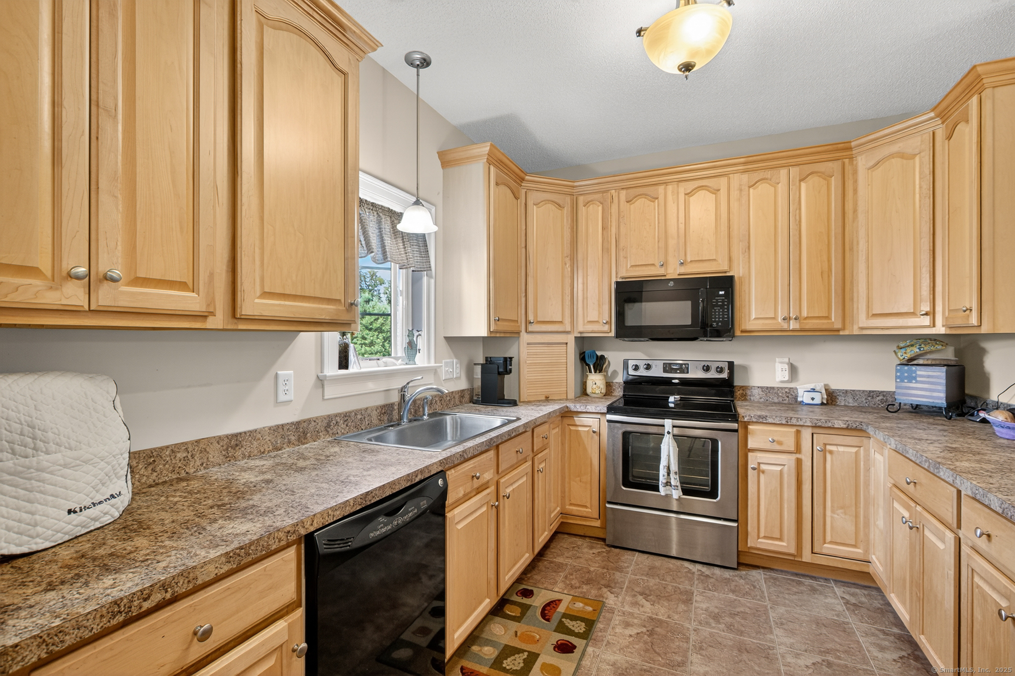 1158 Hartford Turnpike 38