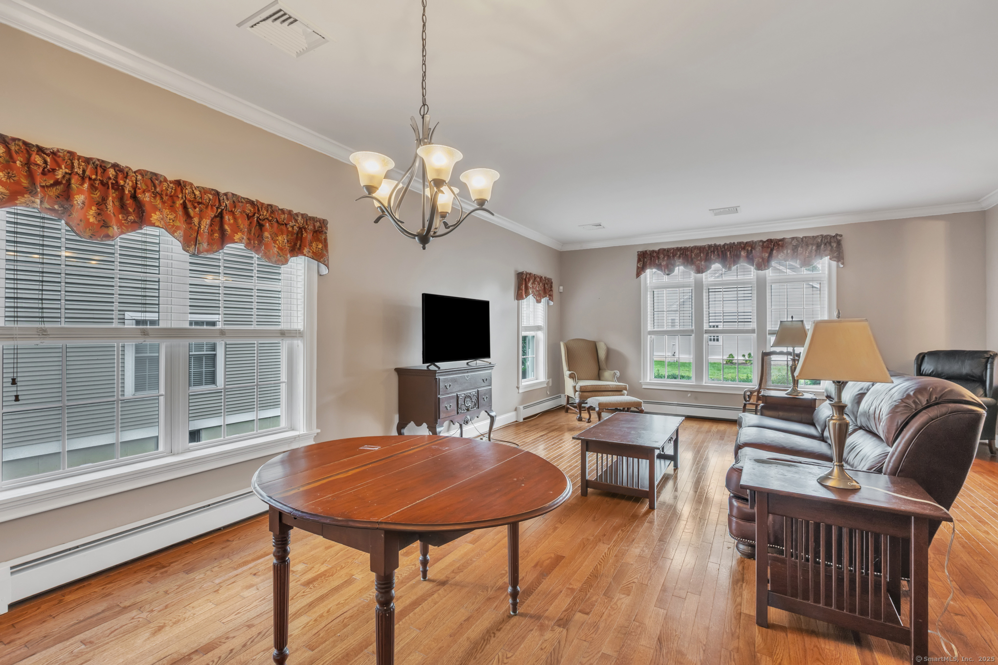 8 Dobson Commons Circle 8