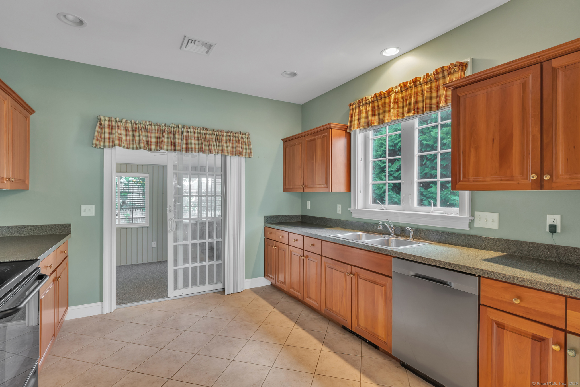 8 Dobson Commons Circle 8