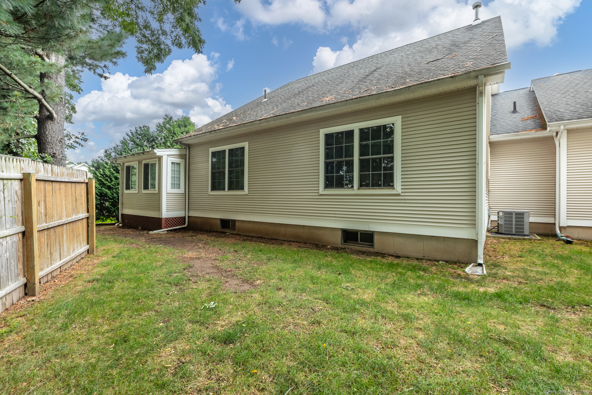 8 Dobson Commons Circle 8