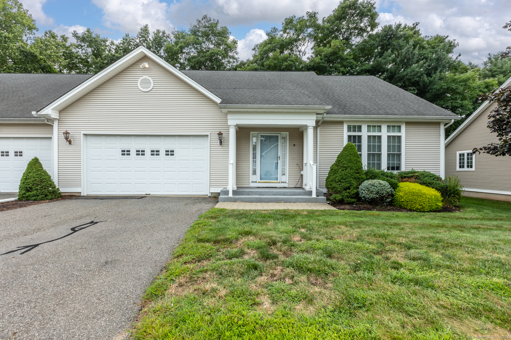 8 Dobson Commons Circle 8