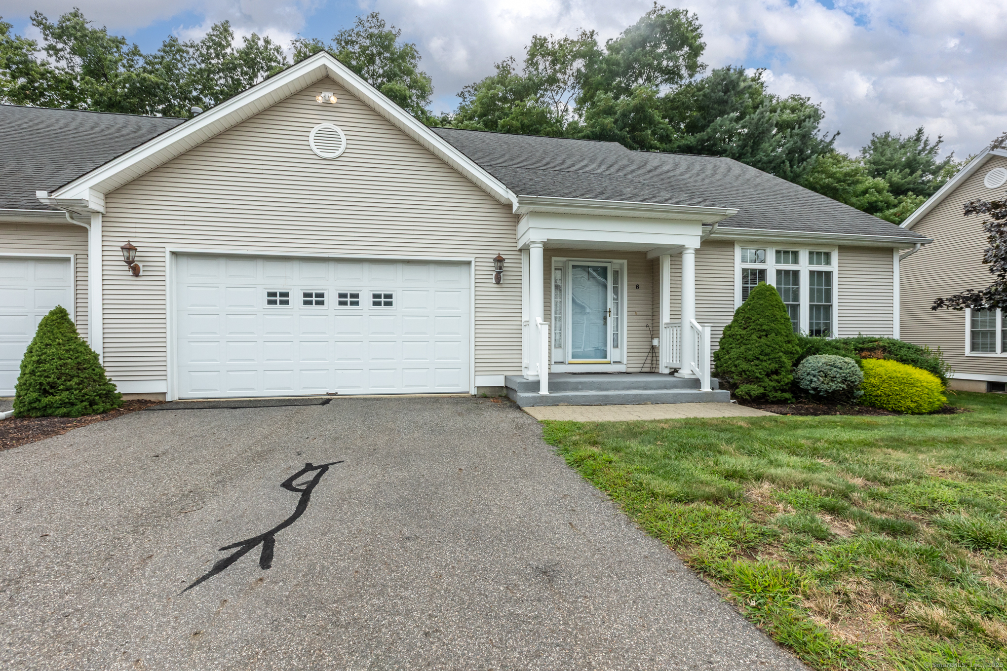 8 Dobson Commons Circle 8