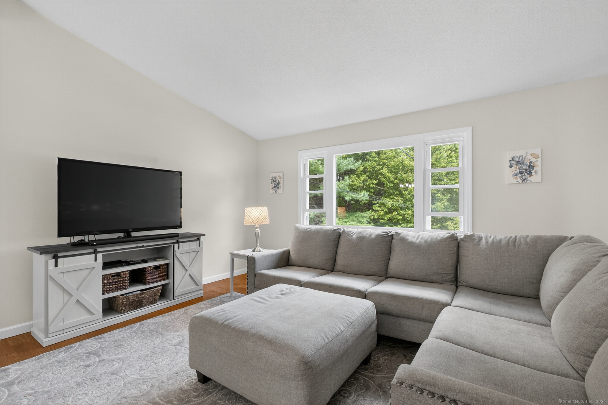 1107 North River Road