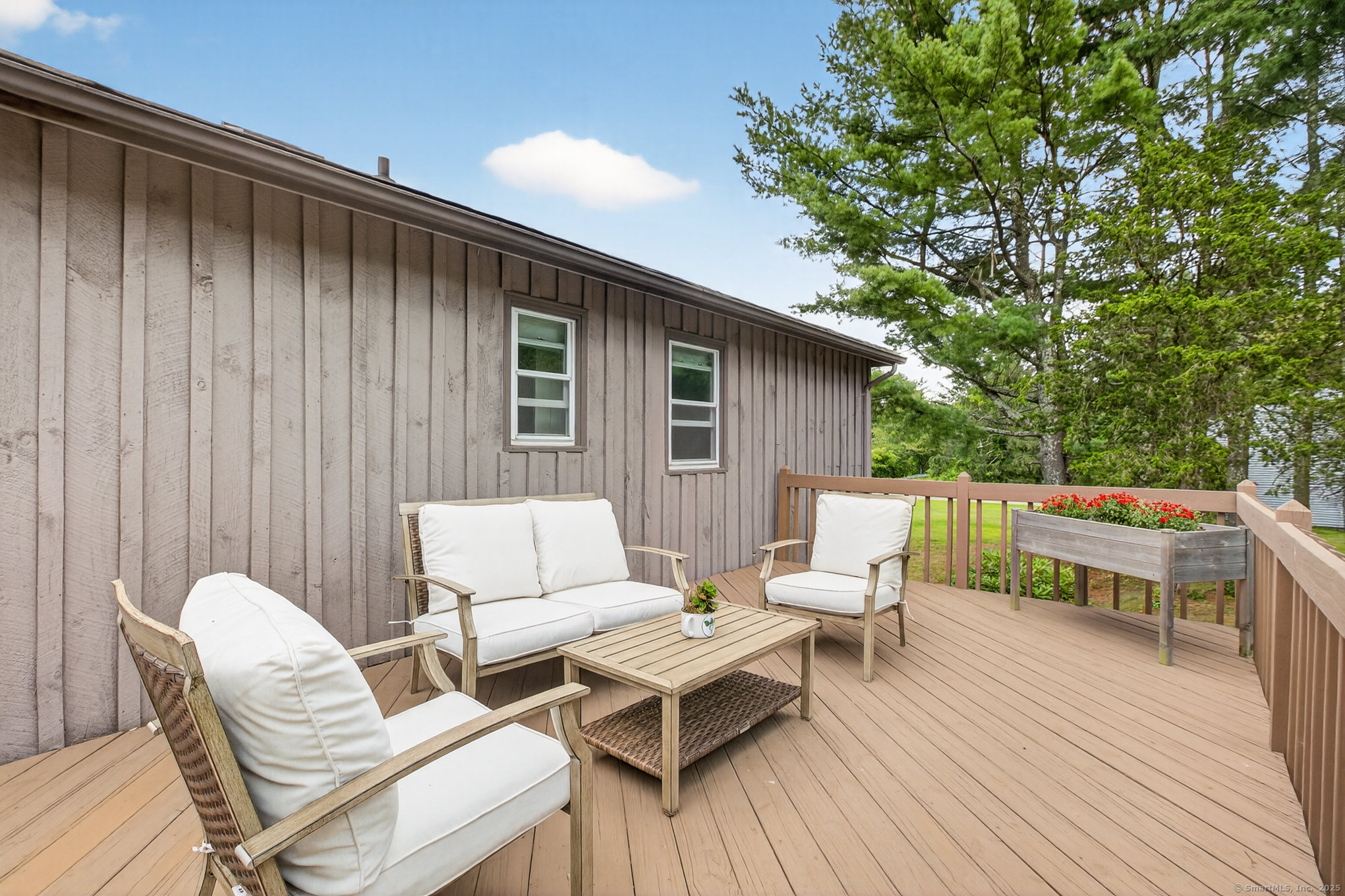 1107 North River Road
