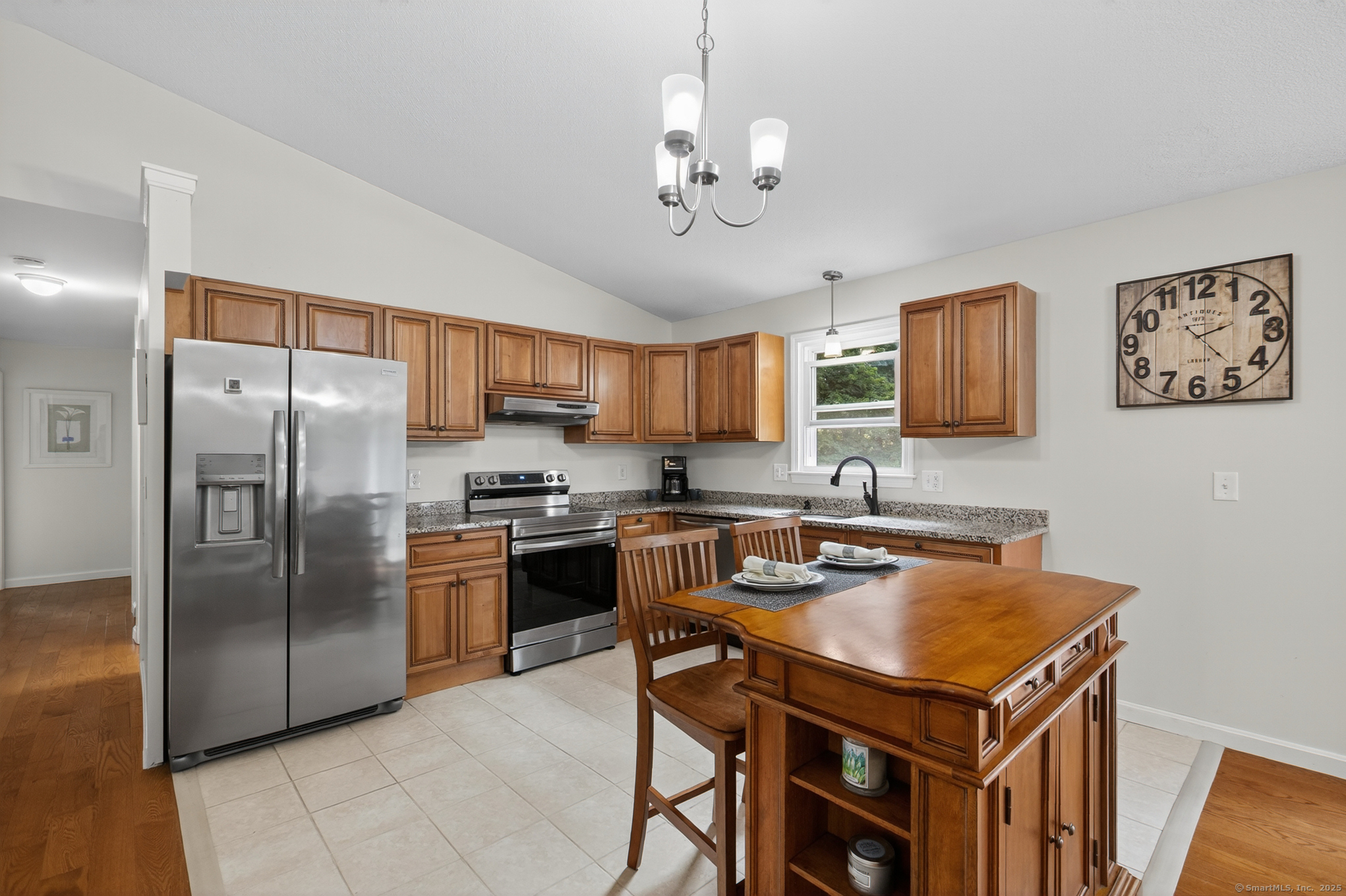 1107 North River Road
