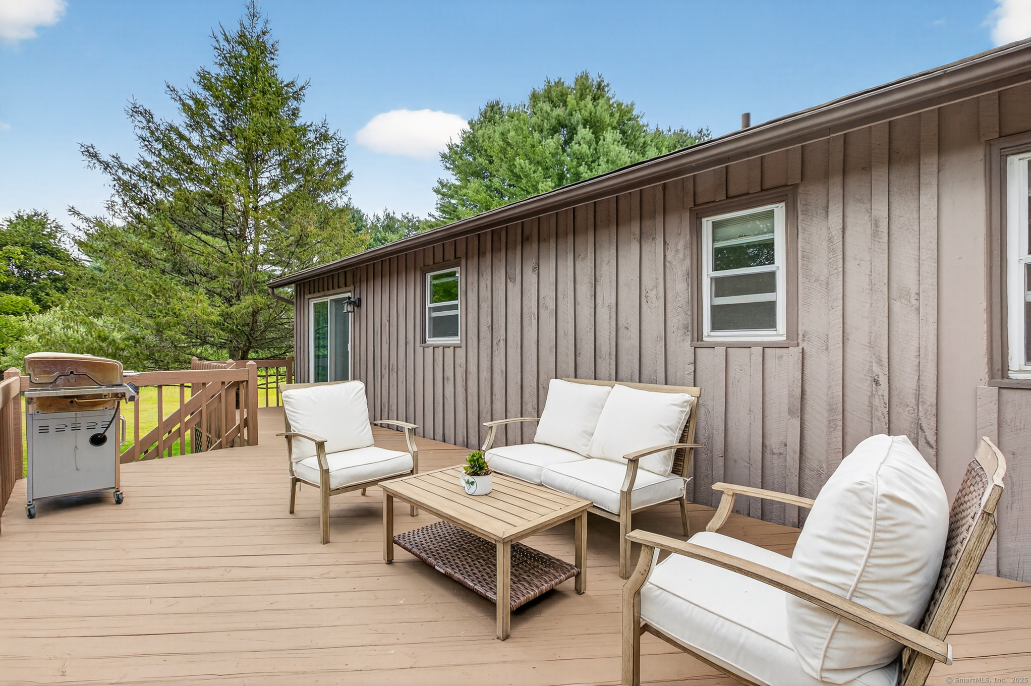 1107 North River Road