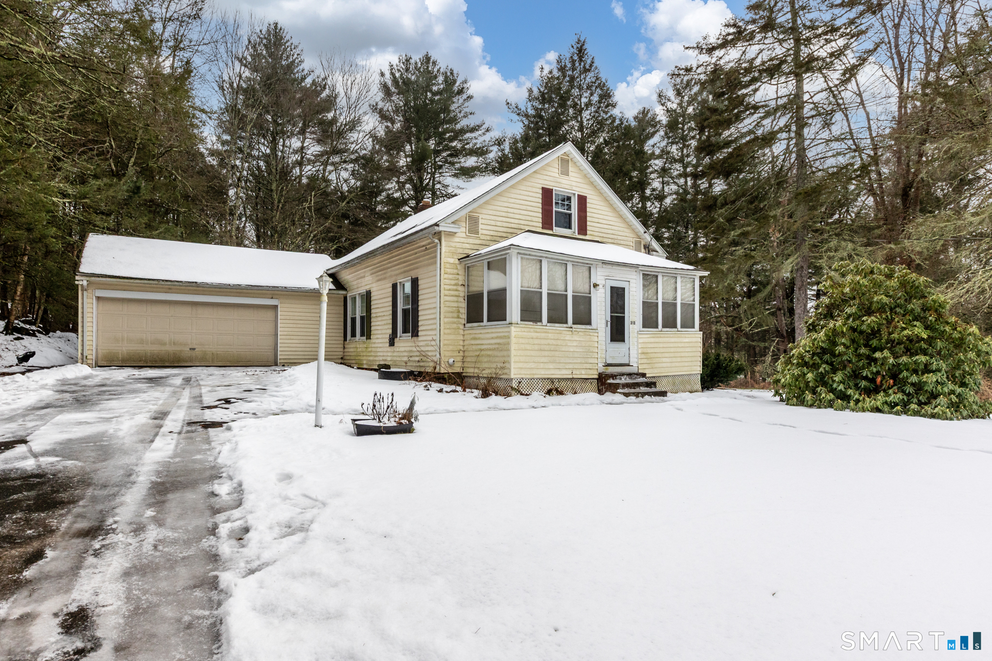 313 Buckley Highway