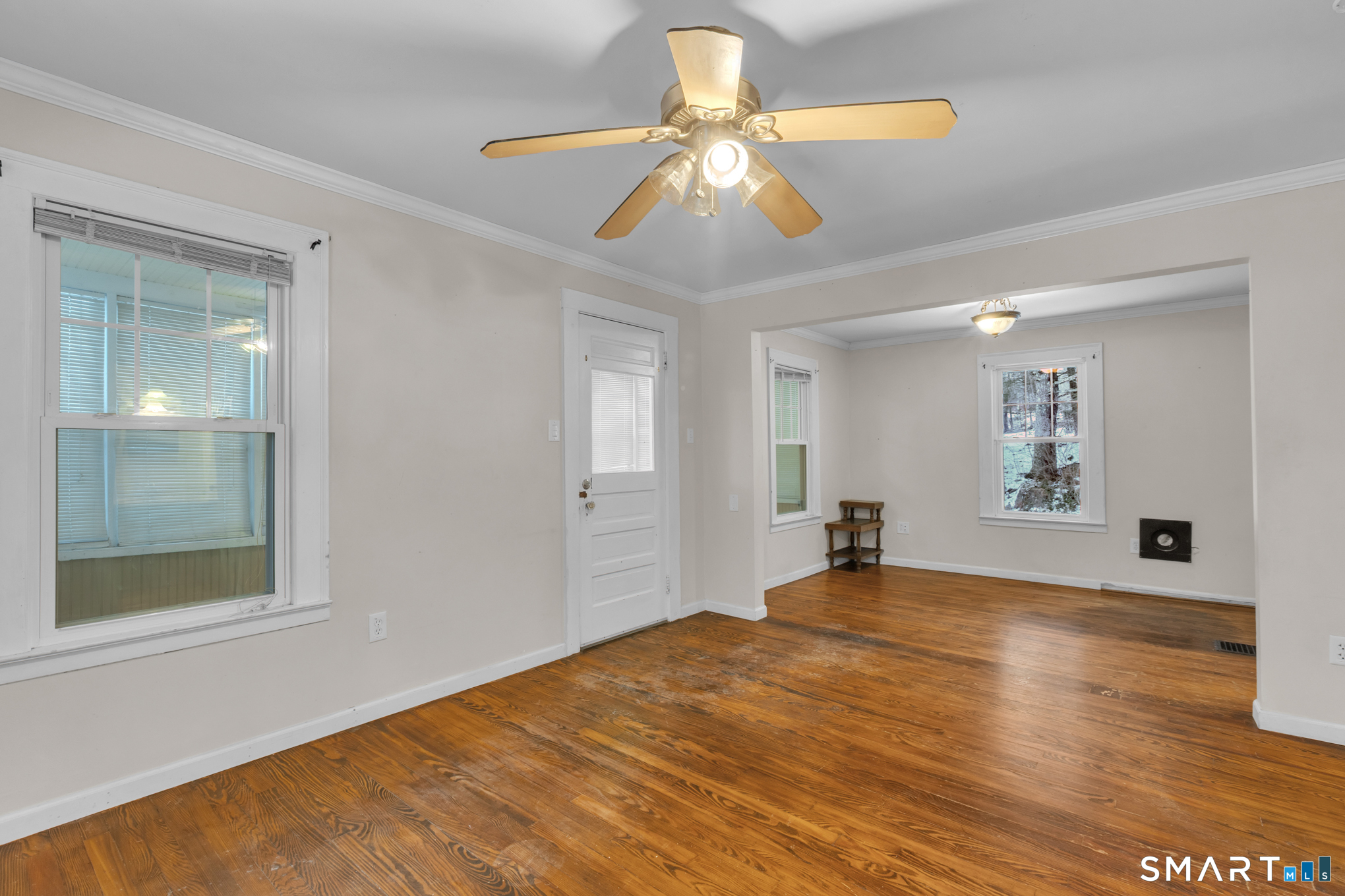 313 Buckley Highway