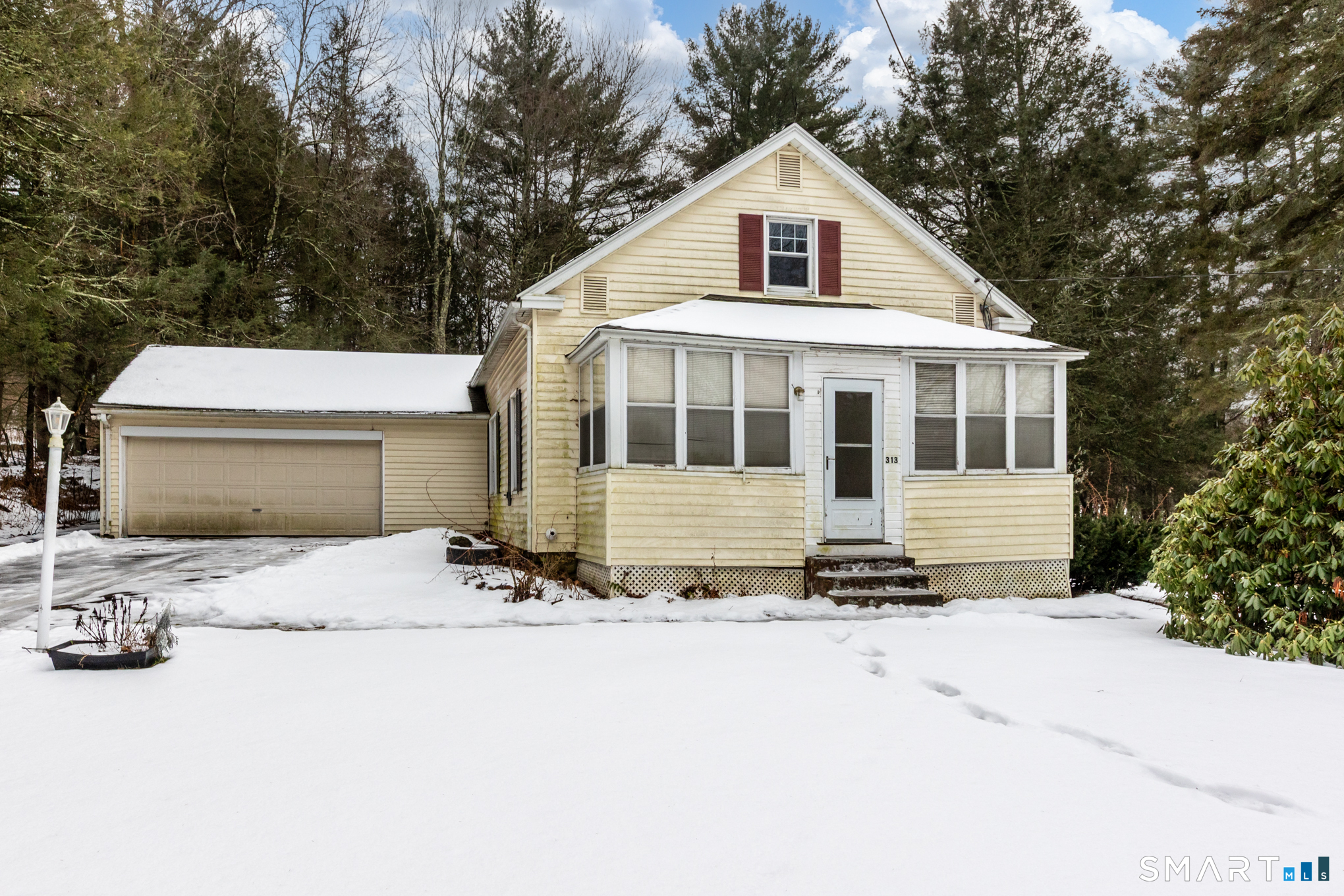313 Buckley Highway