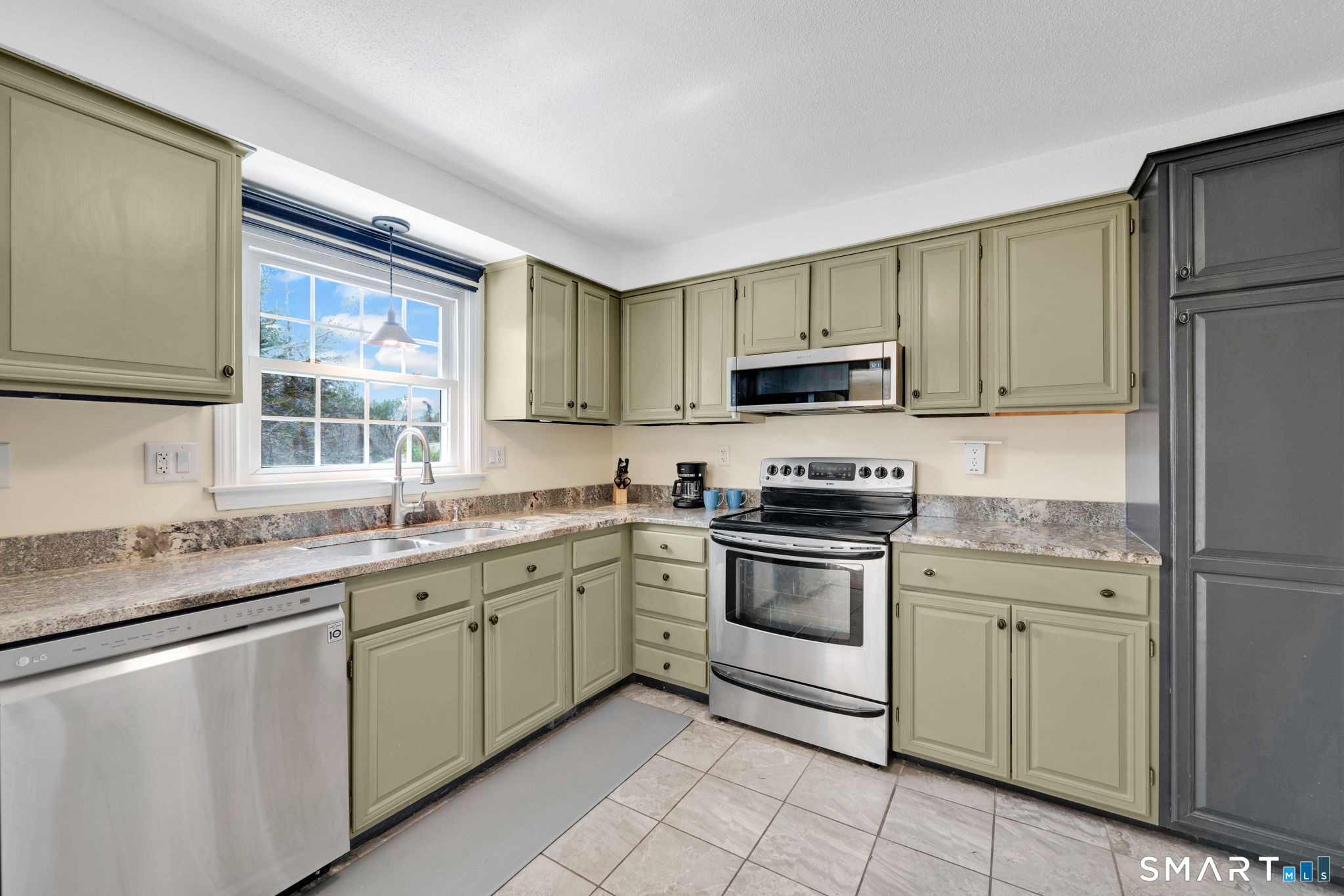 93 Crestridge Drive
