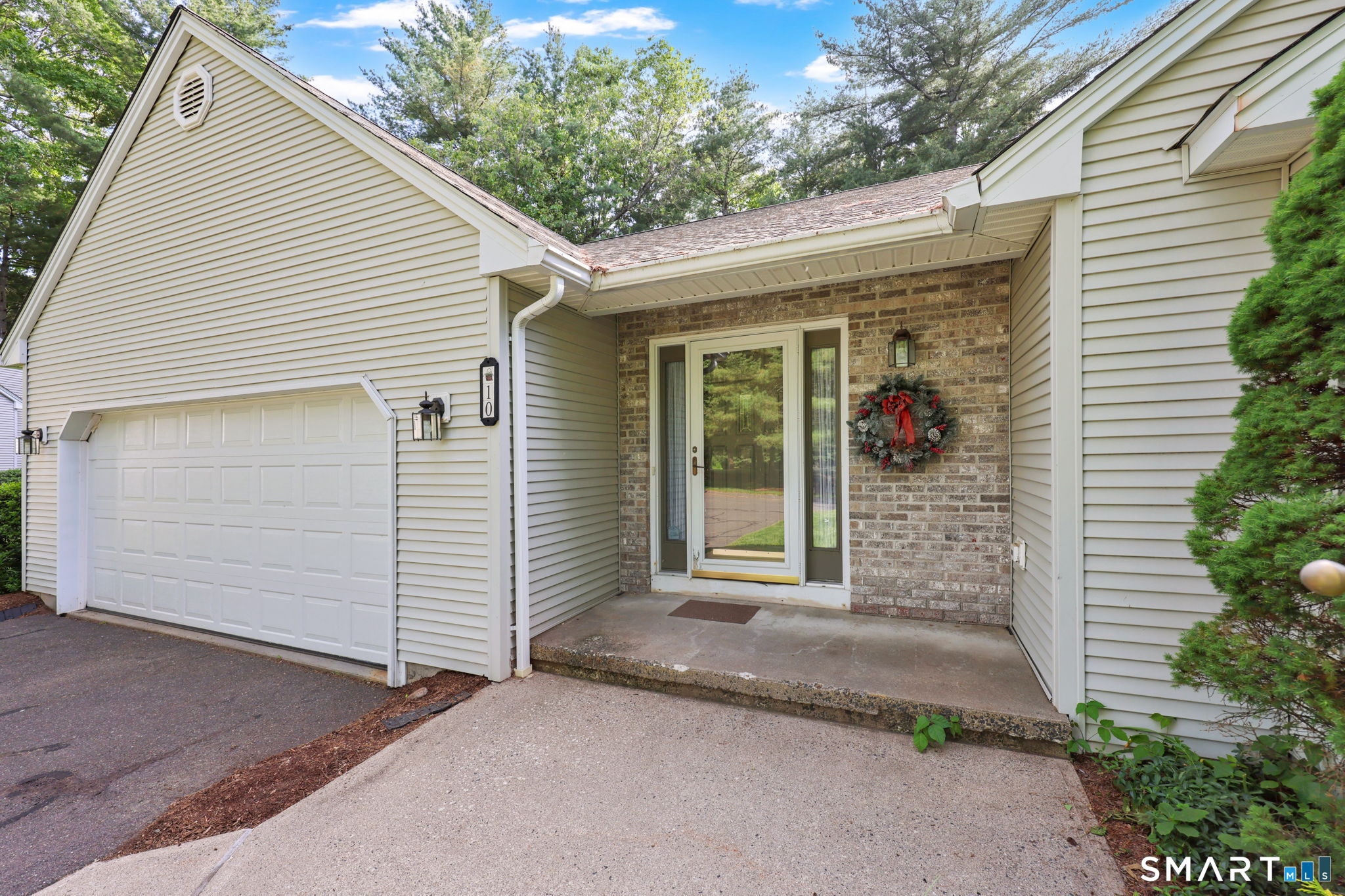 10 Knollwood Circle 10