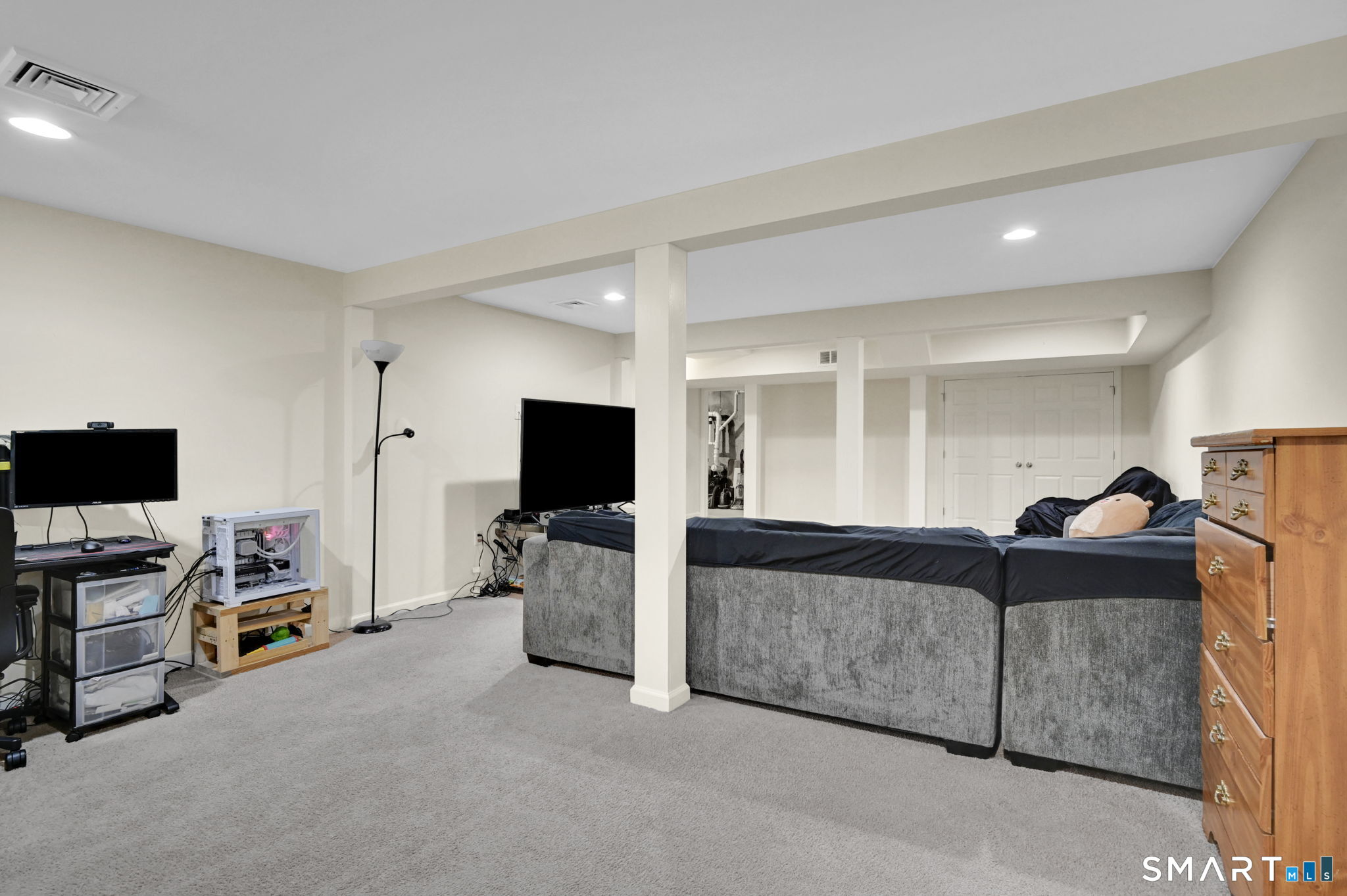 2 Christopher Court 2