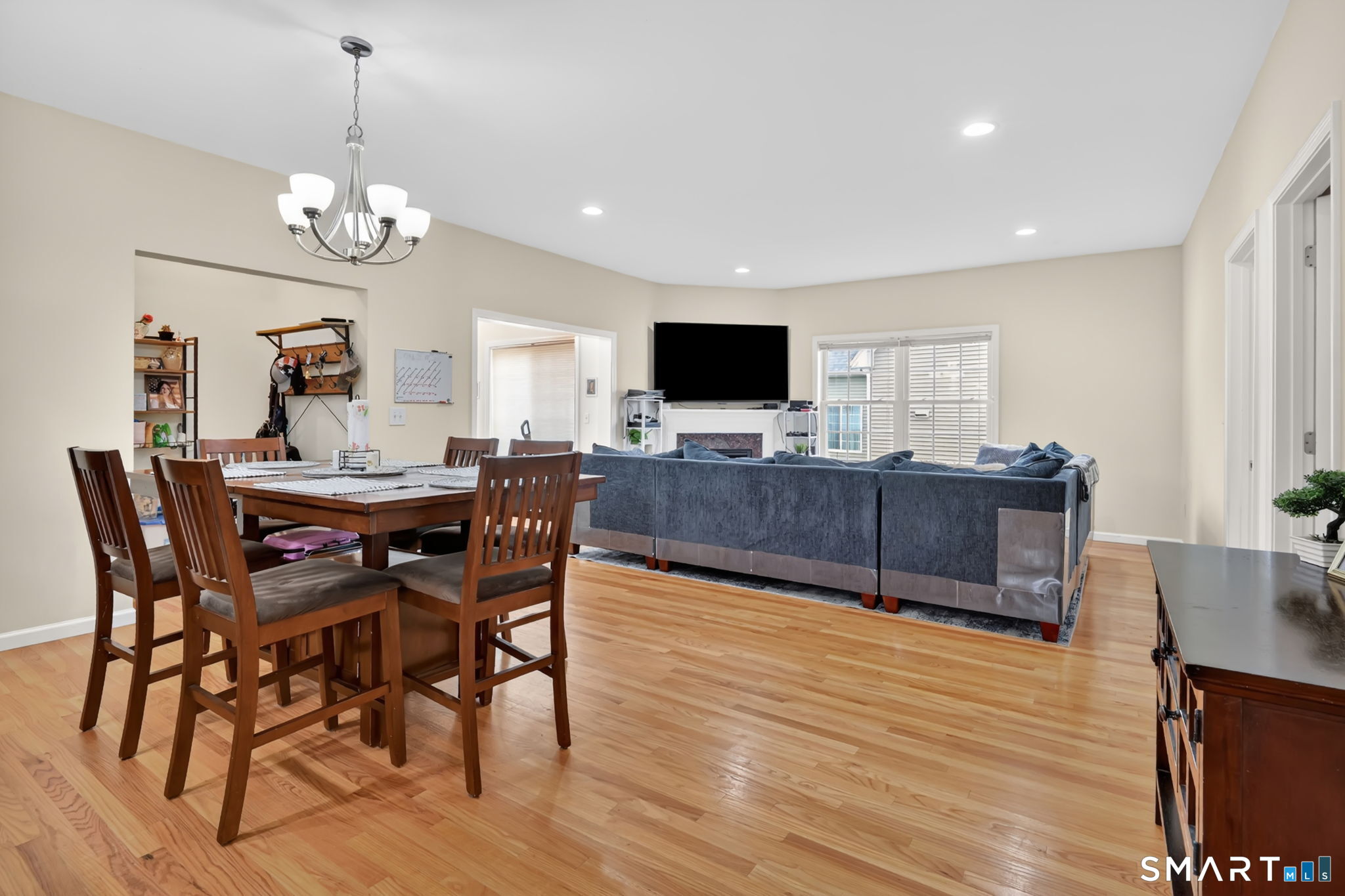 2 Christopher Court 2
