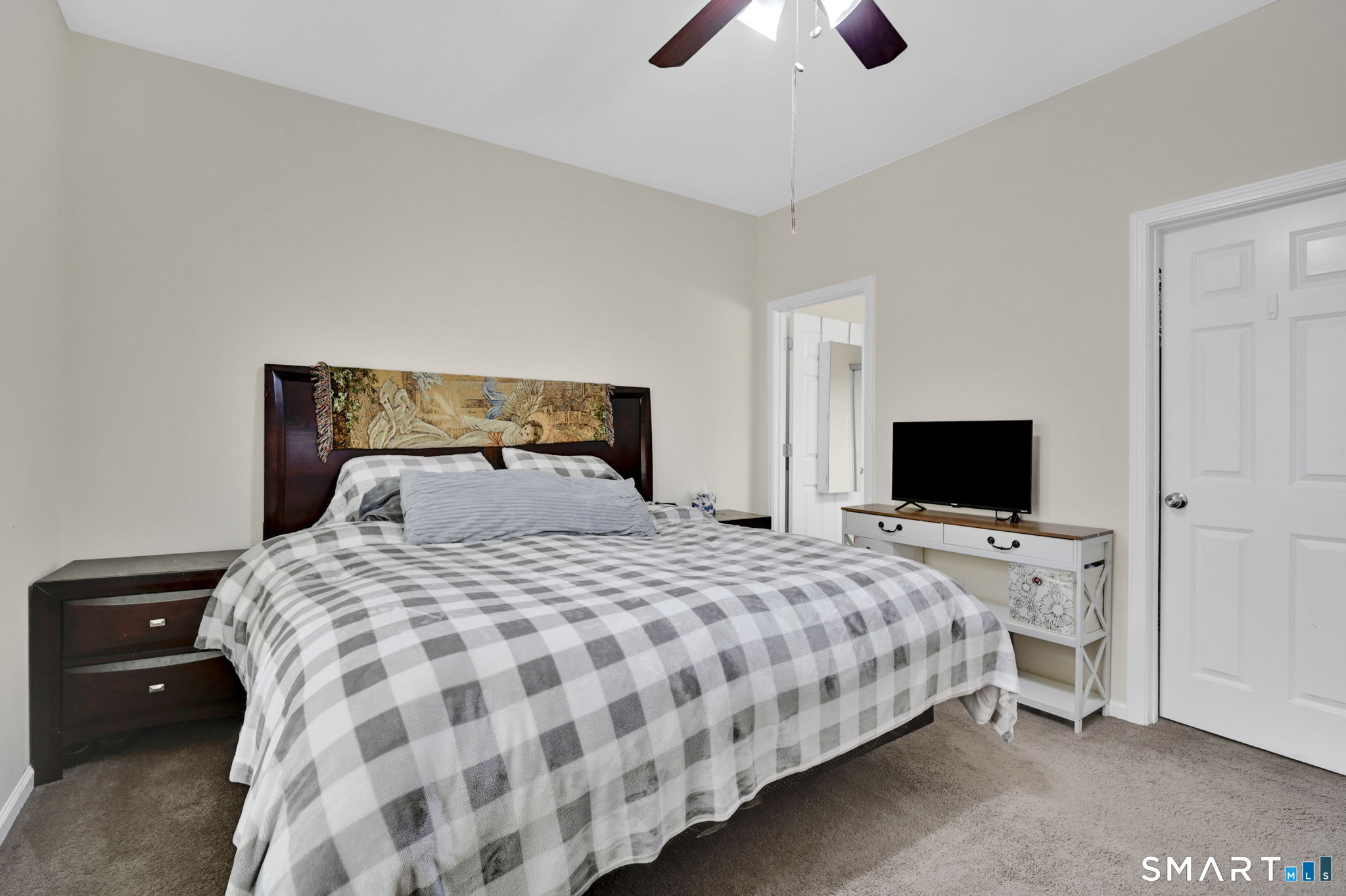 2 Christopher Court 2